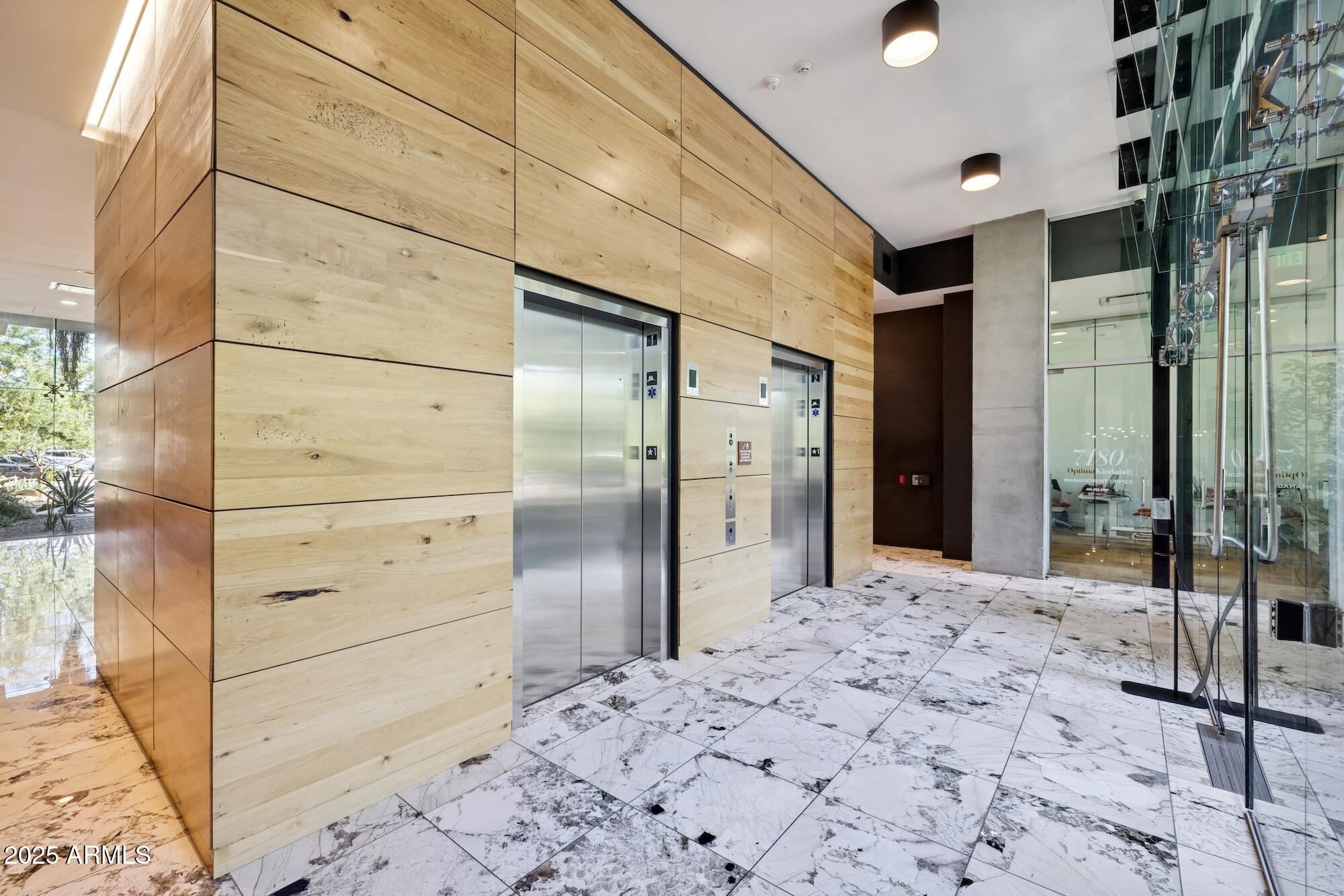 7180 E KIERLAND Boulevard, 218