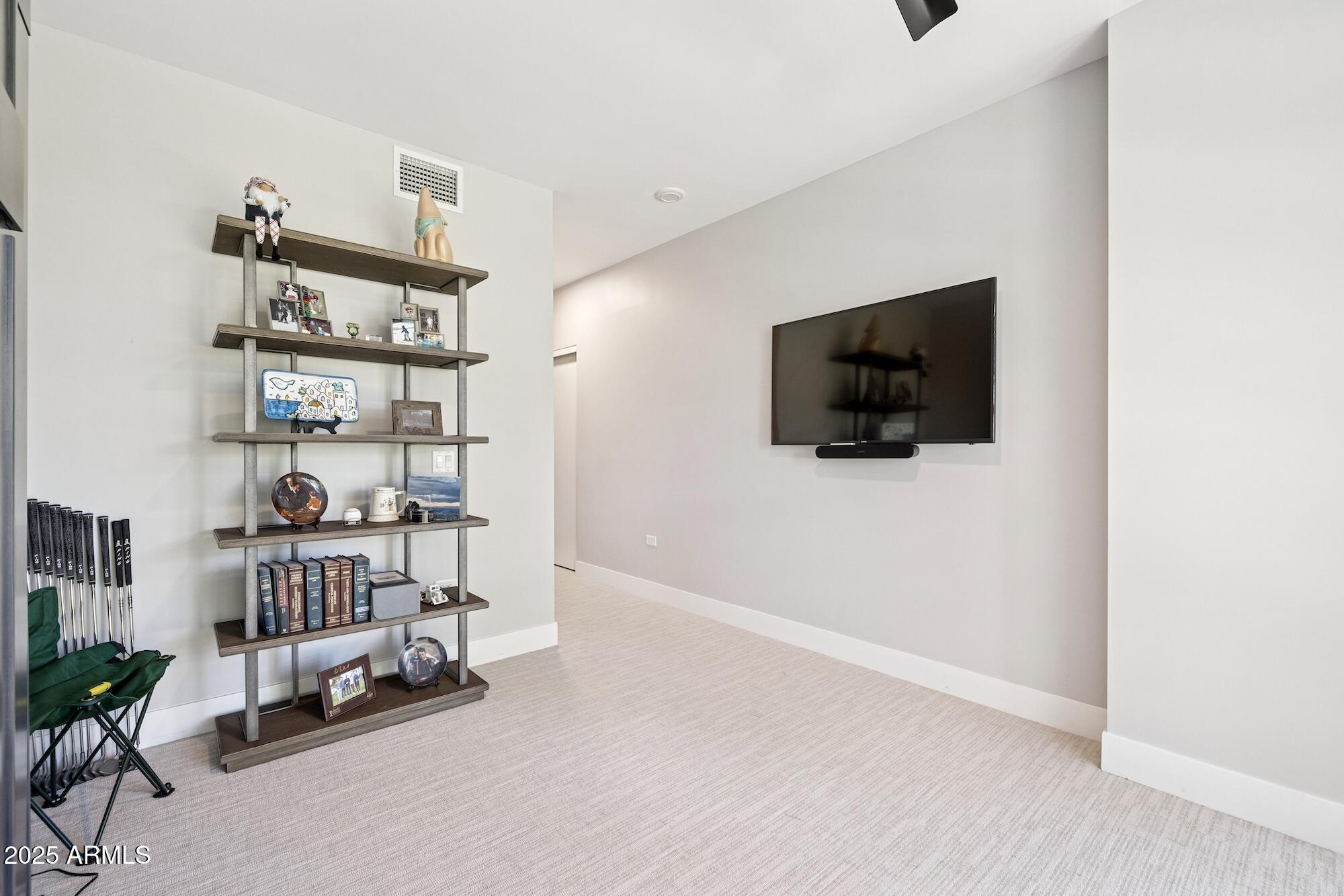 7180 E KIERLAND Boulevard, 218