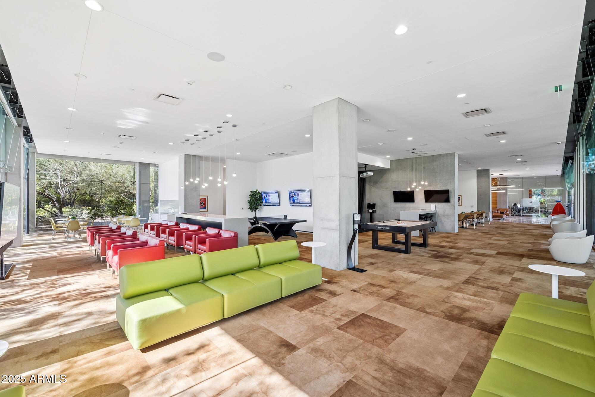 7180 E KIERLAND Boulevard, 218