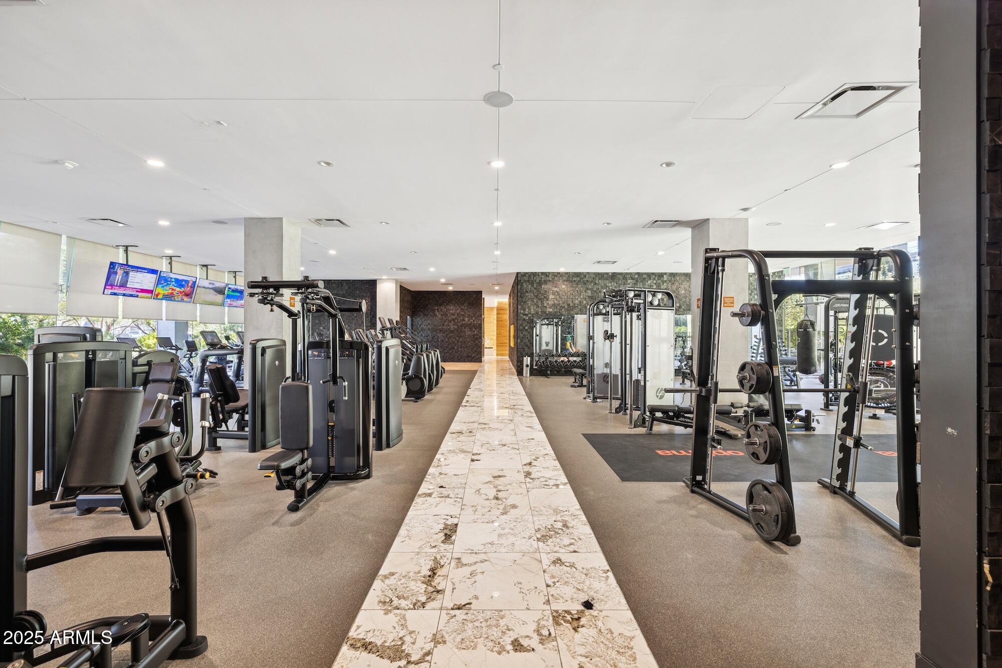 7180 E KIERLAND Boulevard, 218