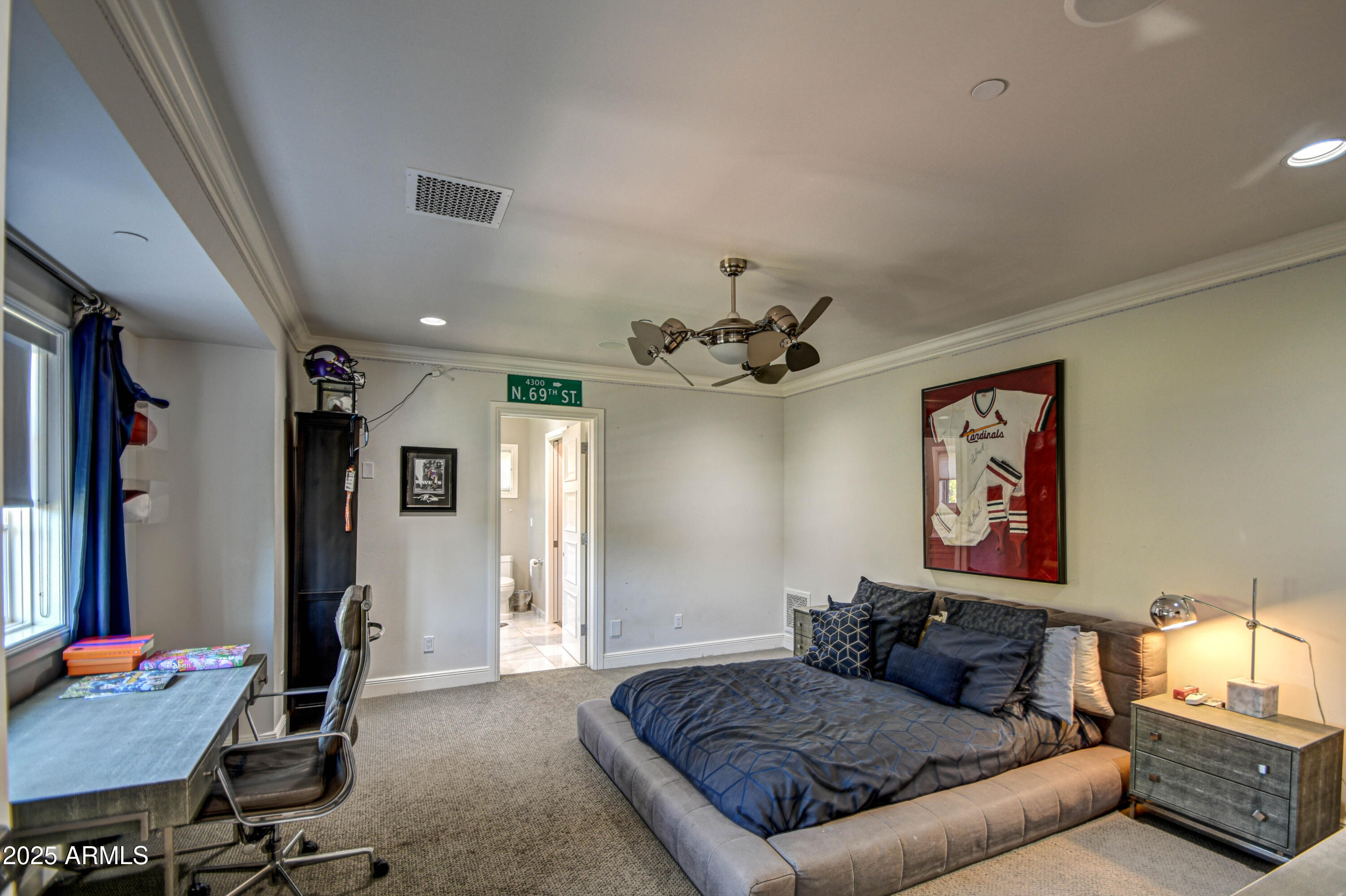 5819 E CALLE DEL MEDIA