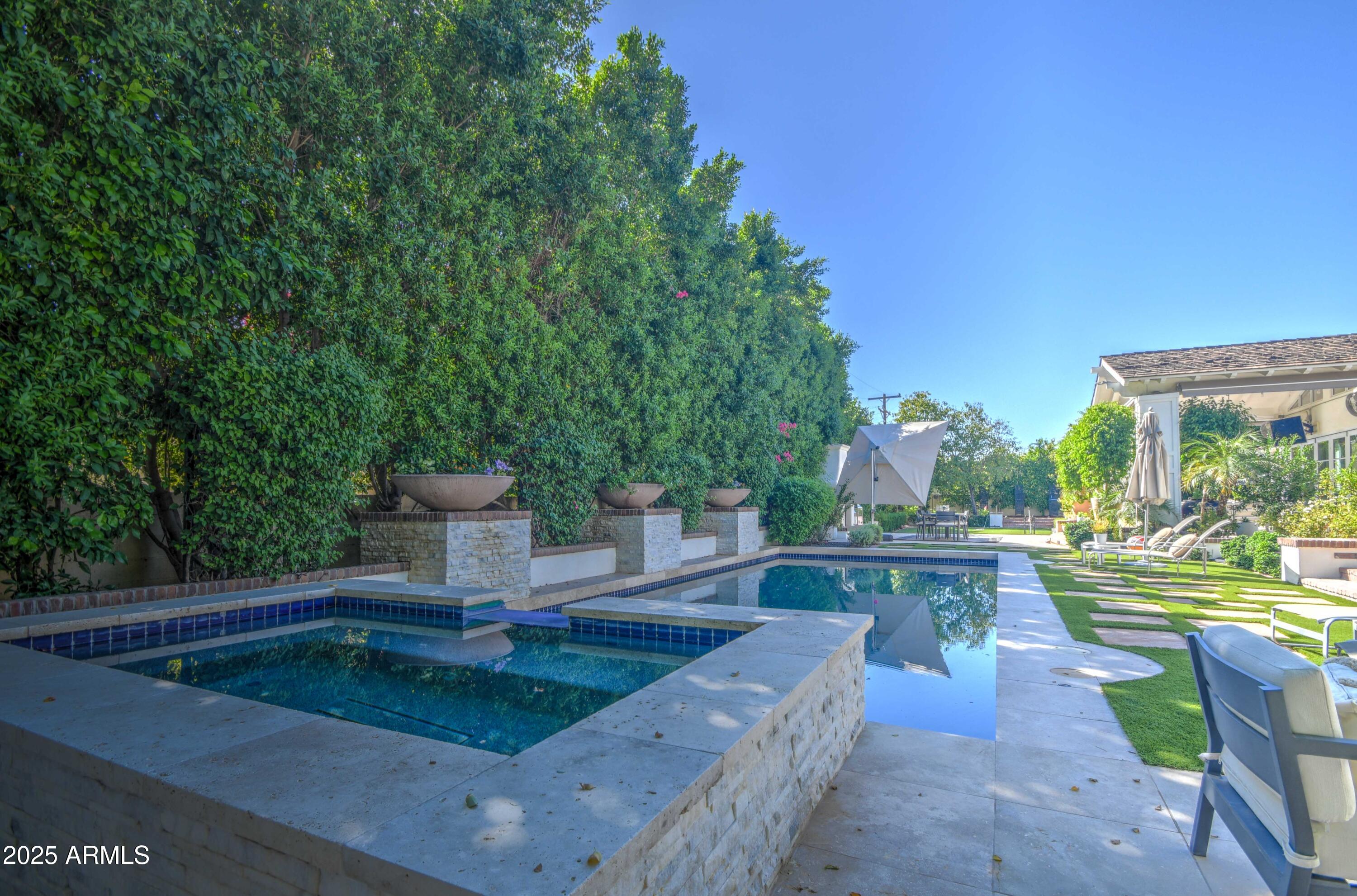 5819 E CALLE DEL MEDIA