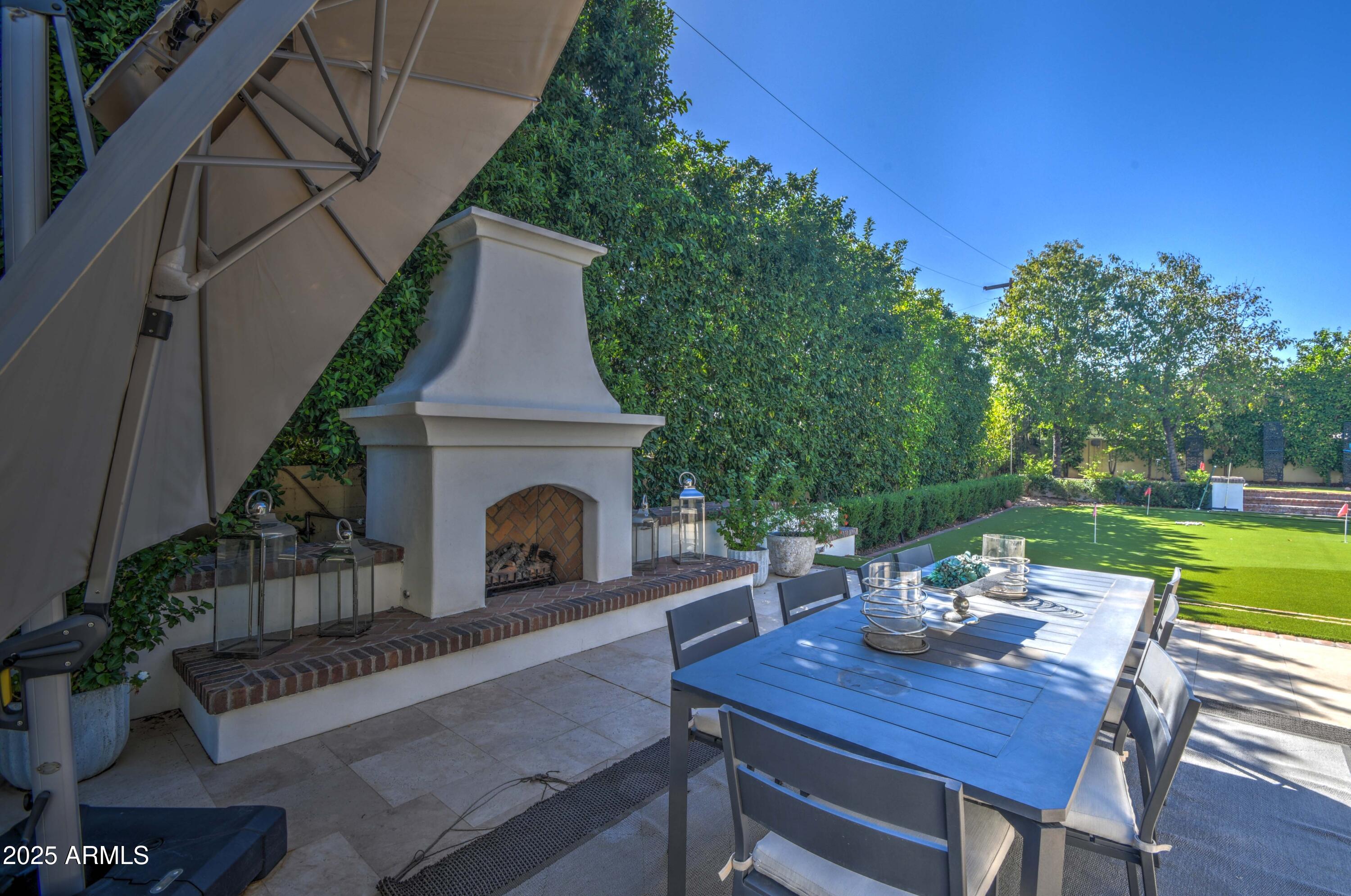 5819 E CALLE DEL MEDIA