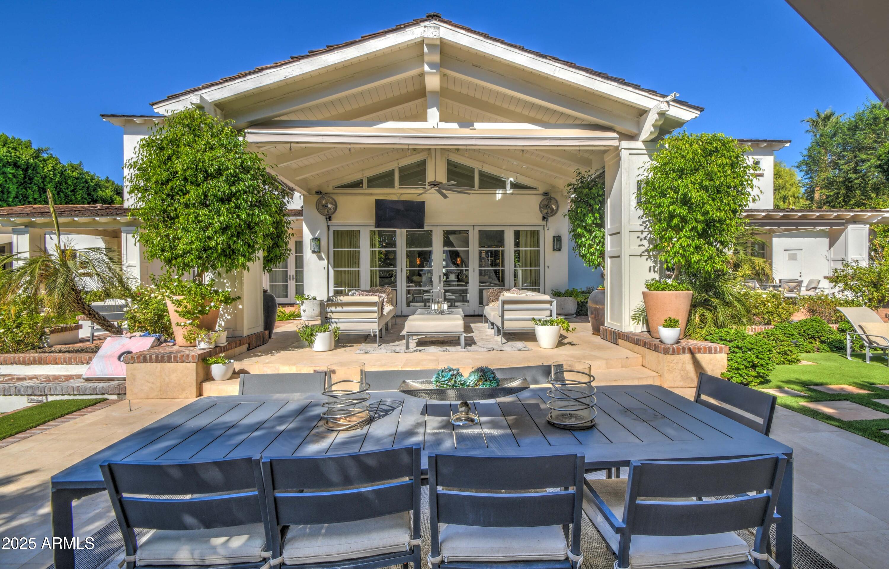 5819 E CALLE DEL MEDIA