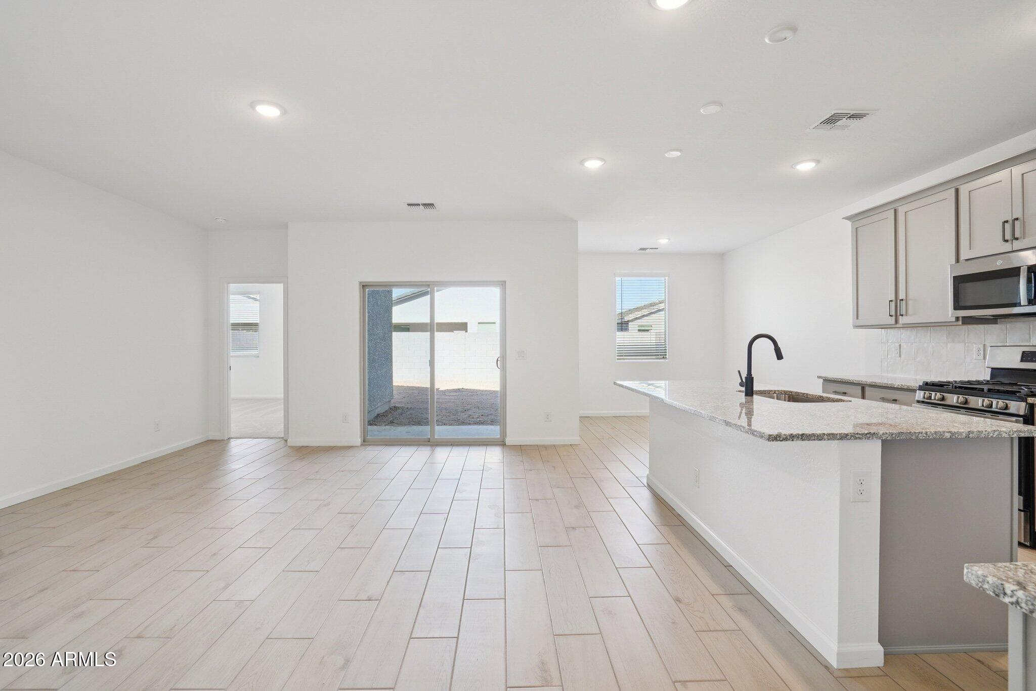 47678 W KENNER Drive