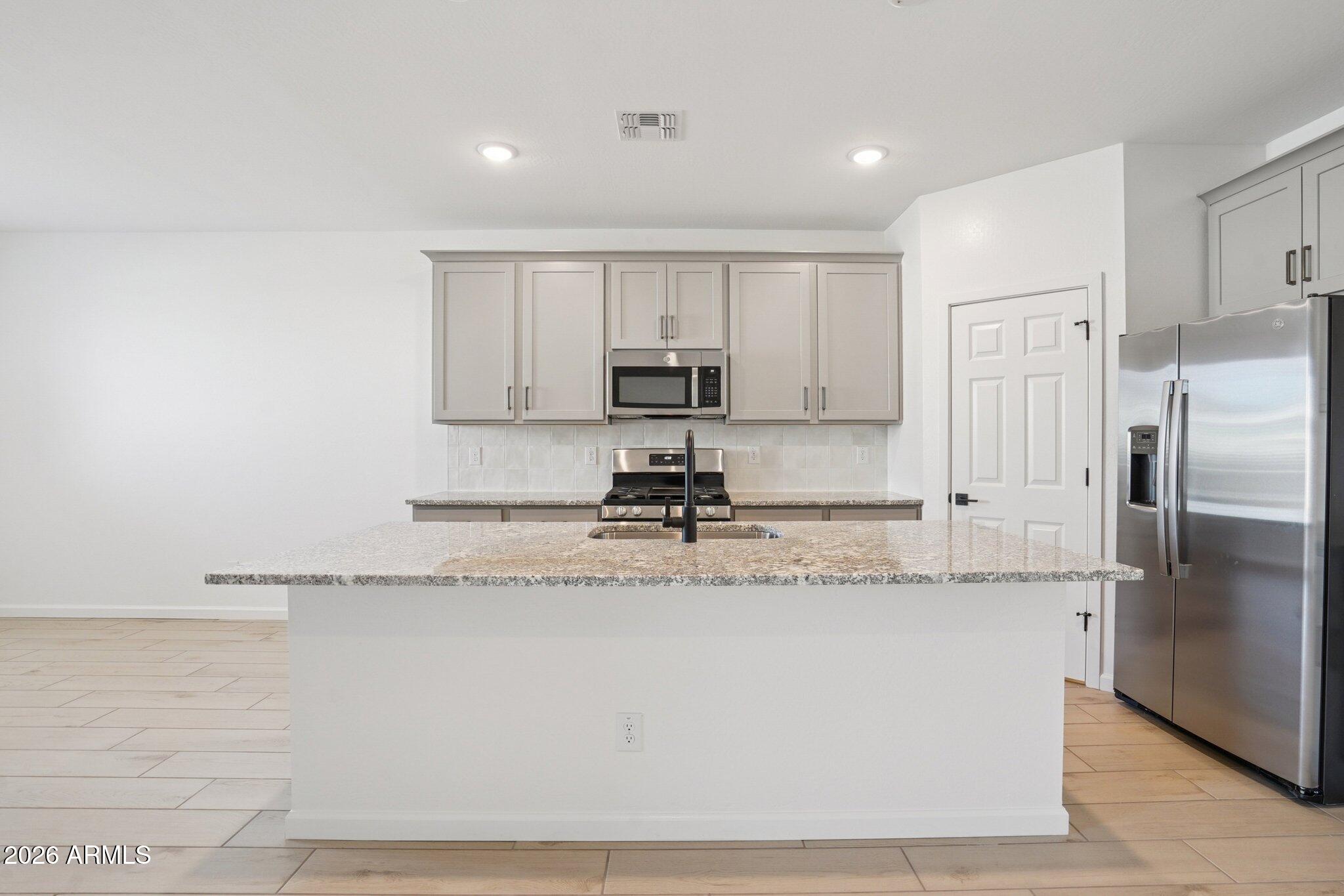 47678 W KENNER Drive