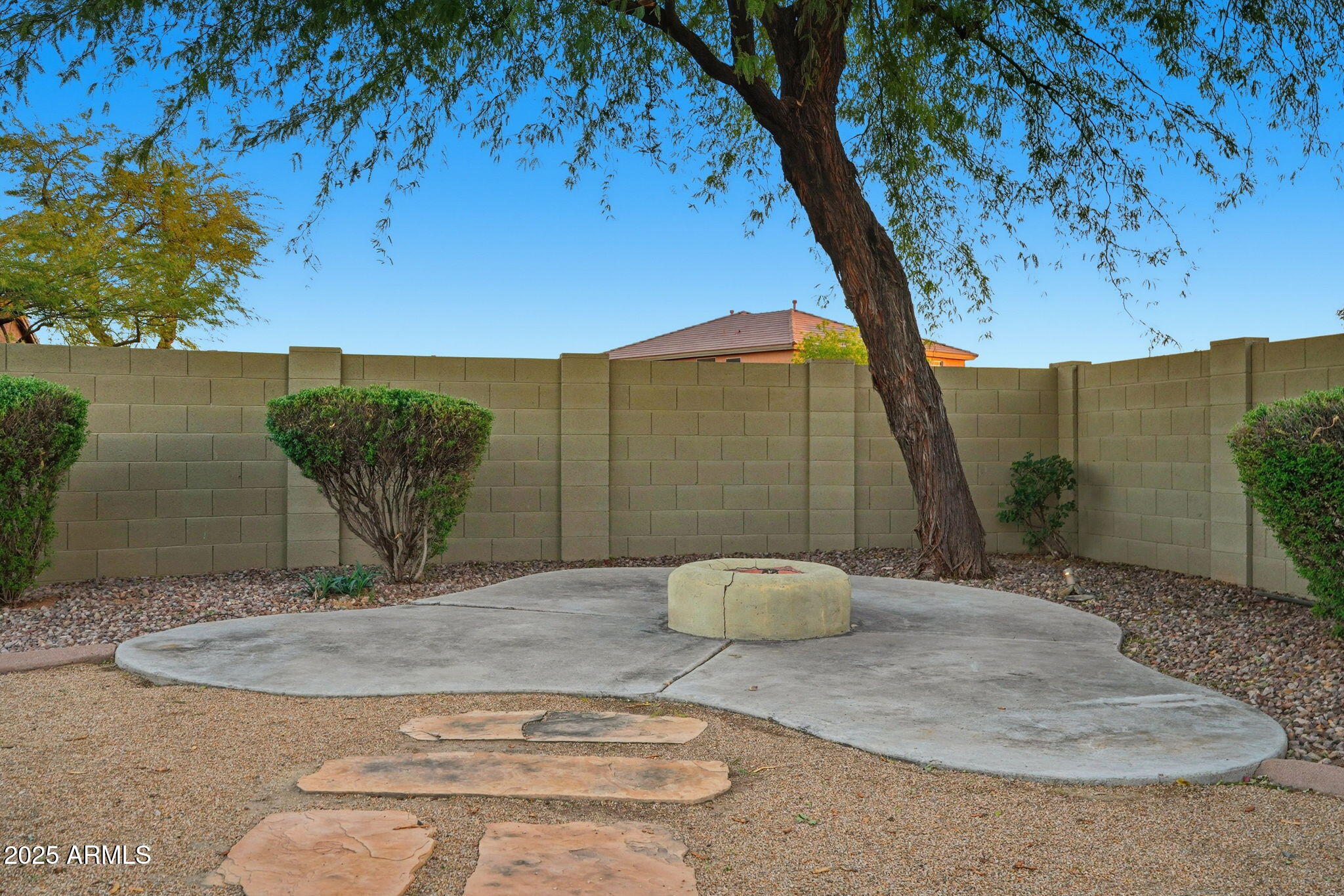 40802 N PEALE Court