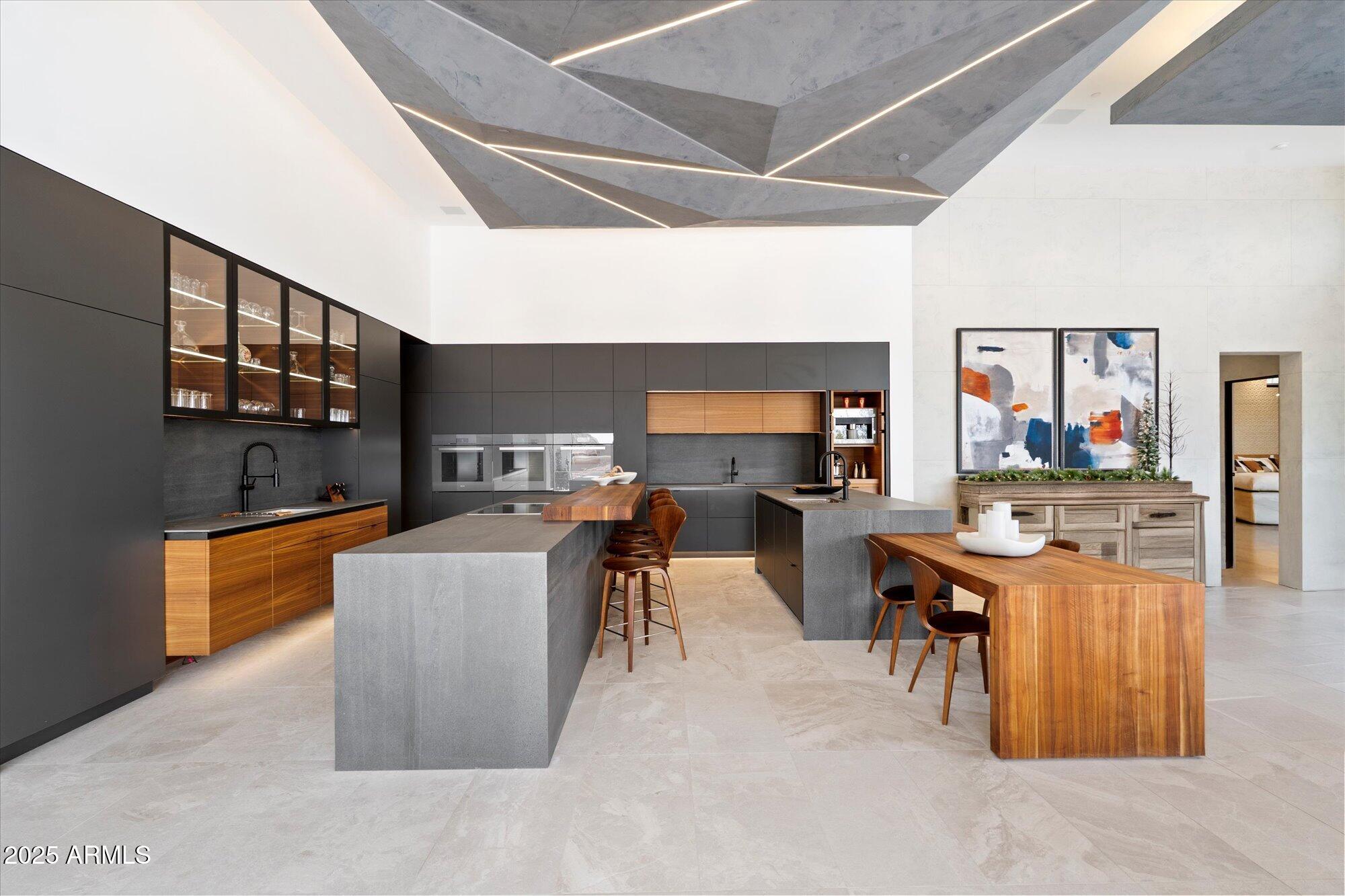 10585 E CRESCENT MOON Drive, 44