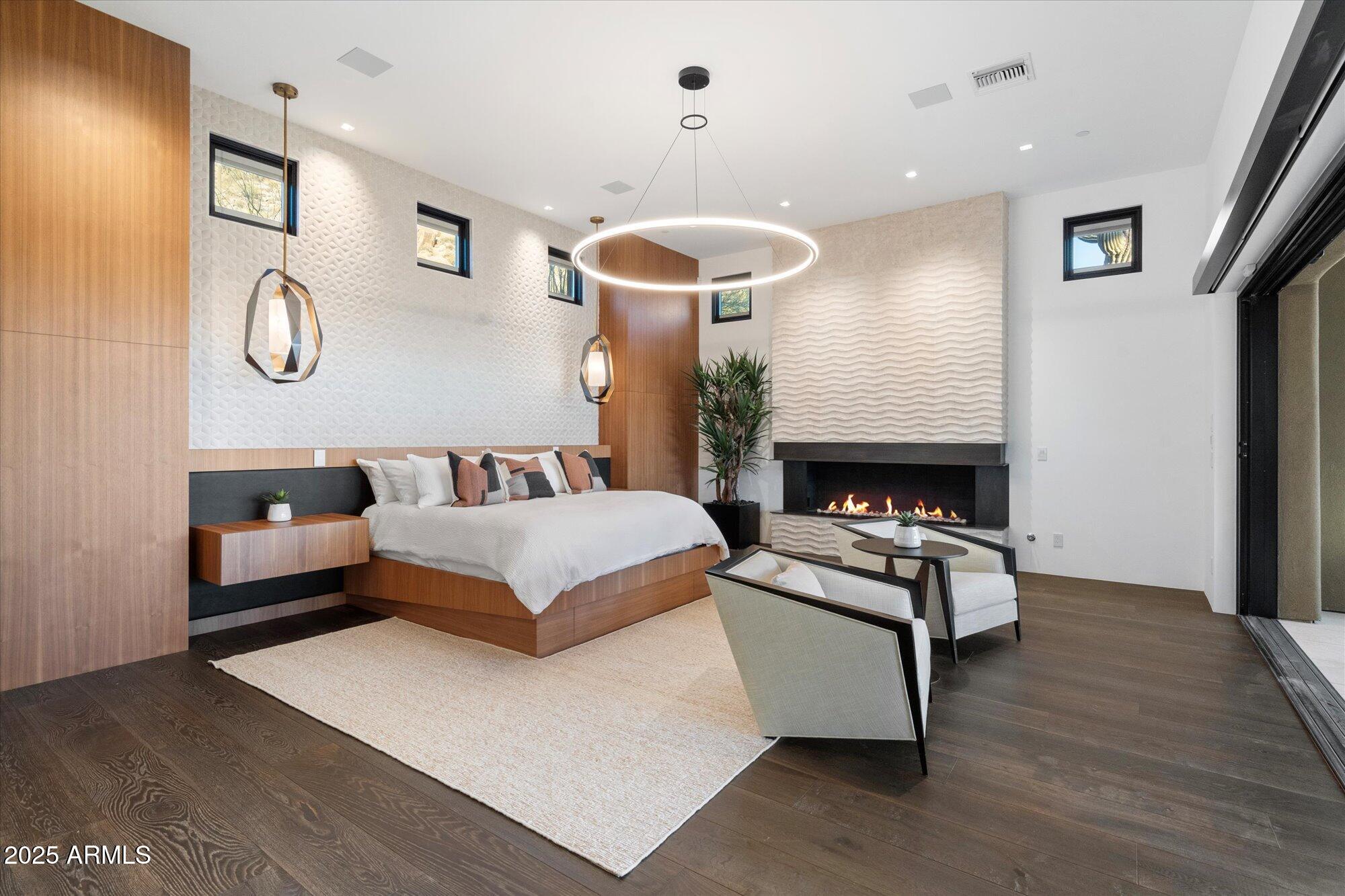 10585 E CRESCENT MOON Drive, 44