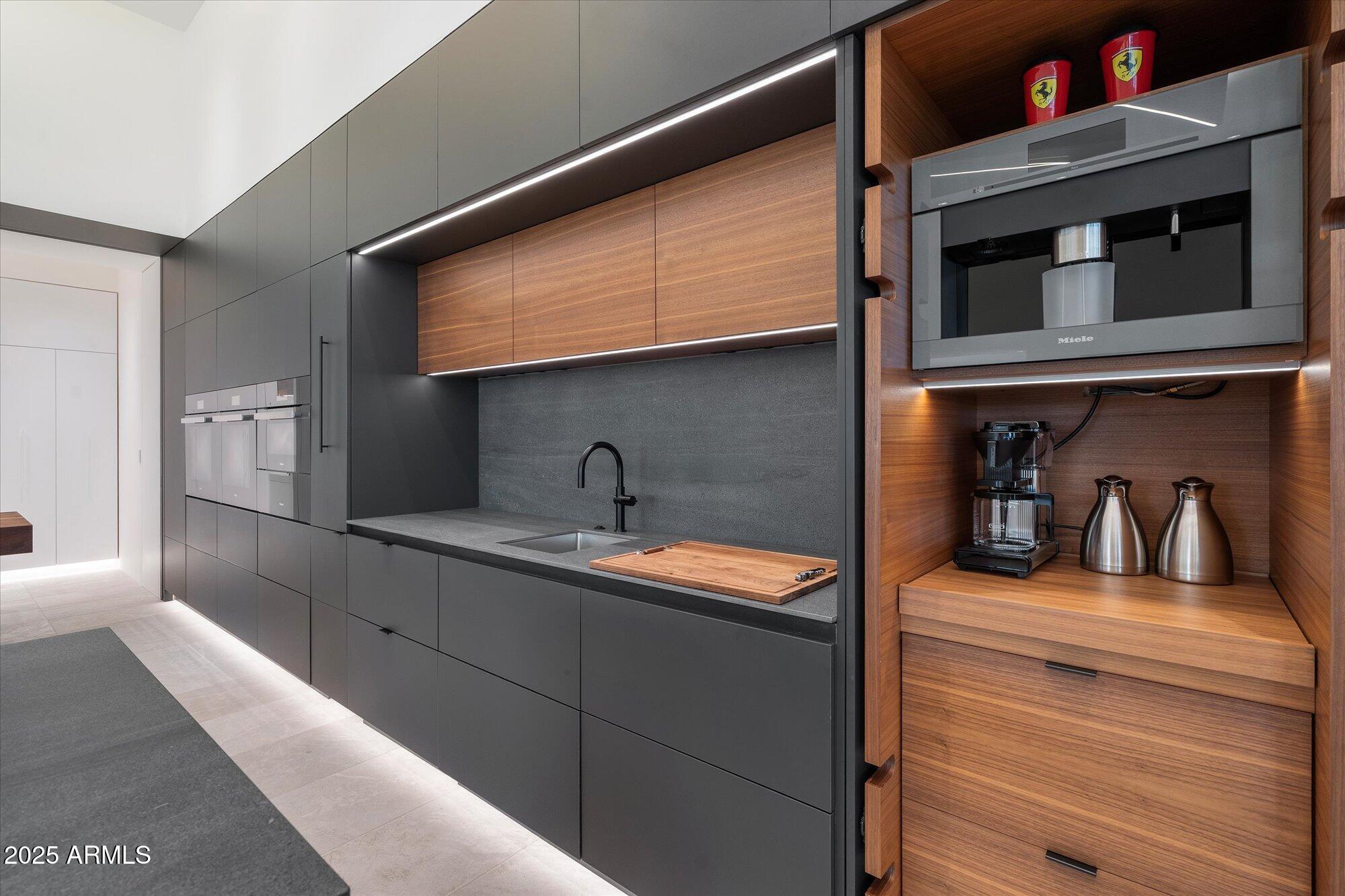 10585 E CRESCENT MOON Drive, 44