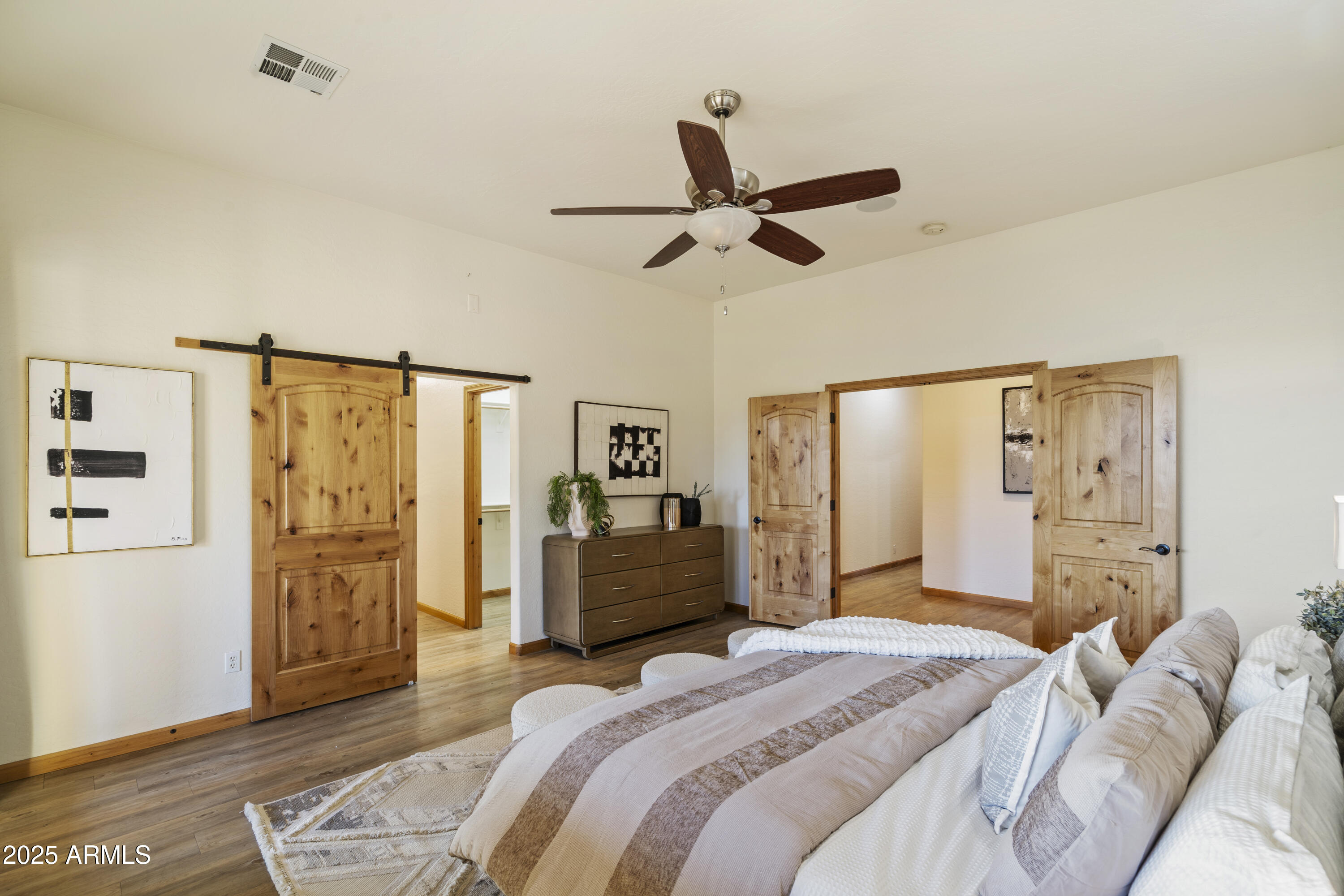 2667 E MELROSE Street