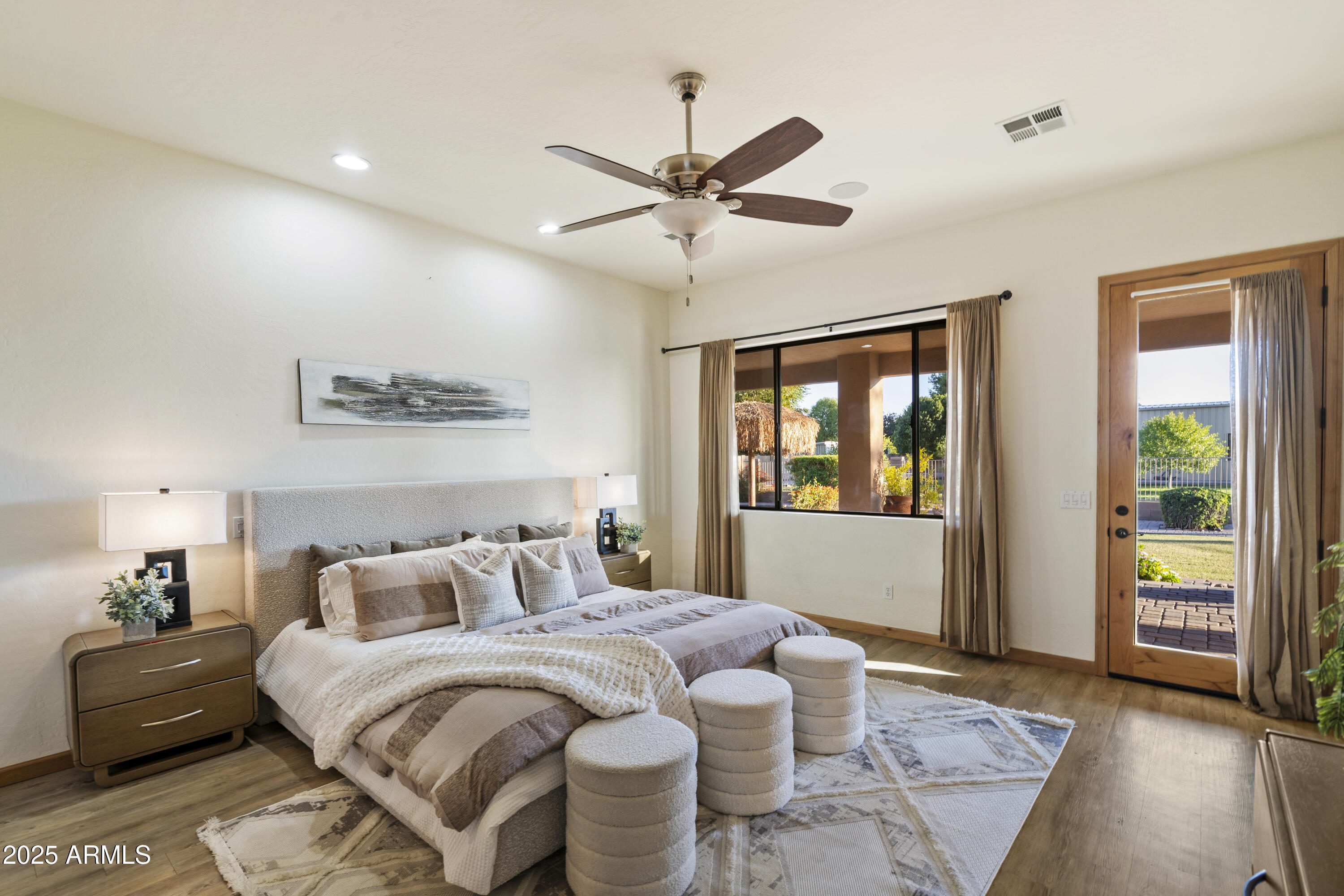 2667 E MELROSE Street