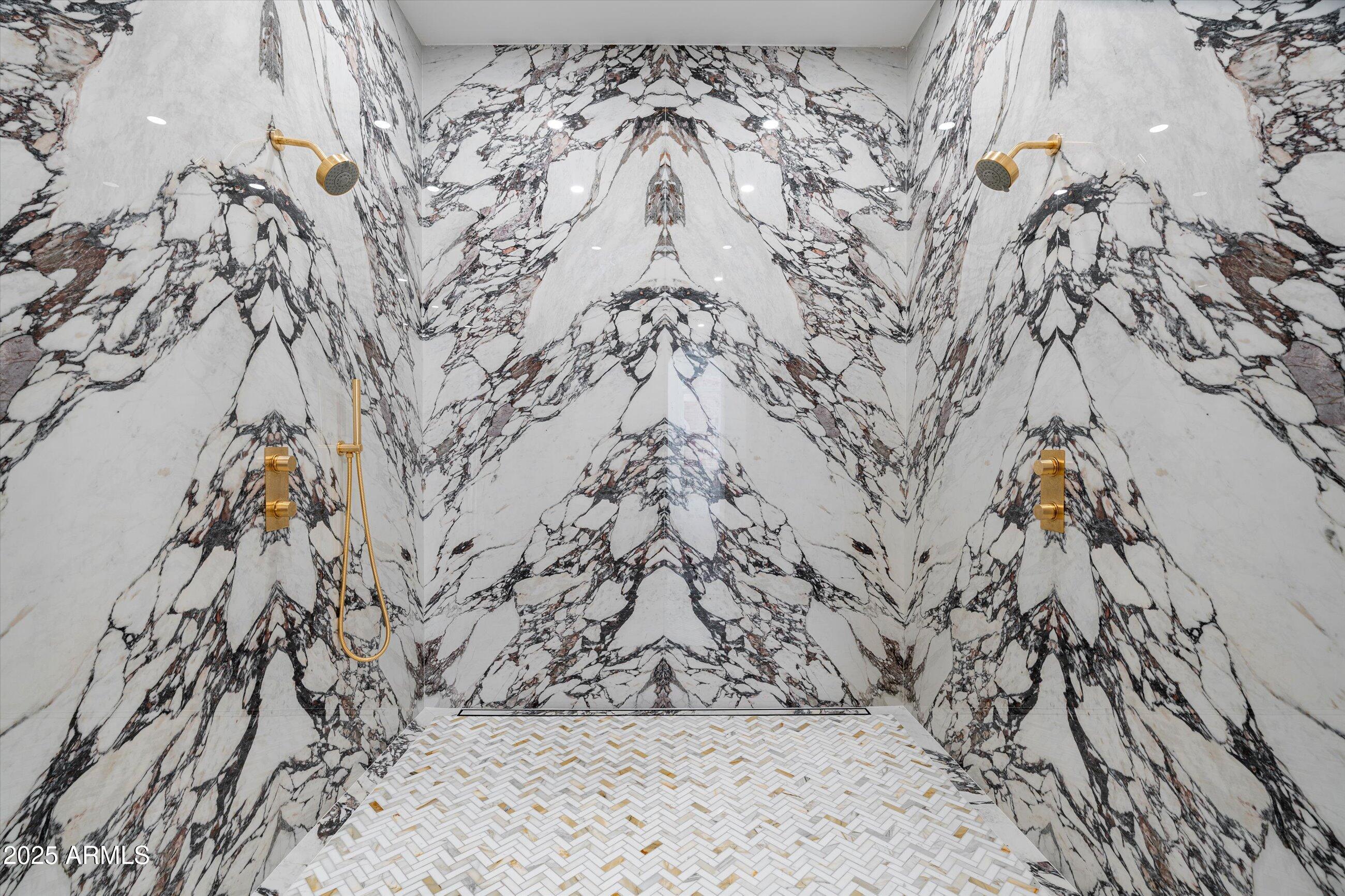 54 W PALM Lane, 54