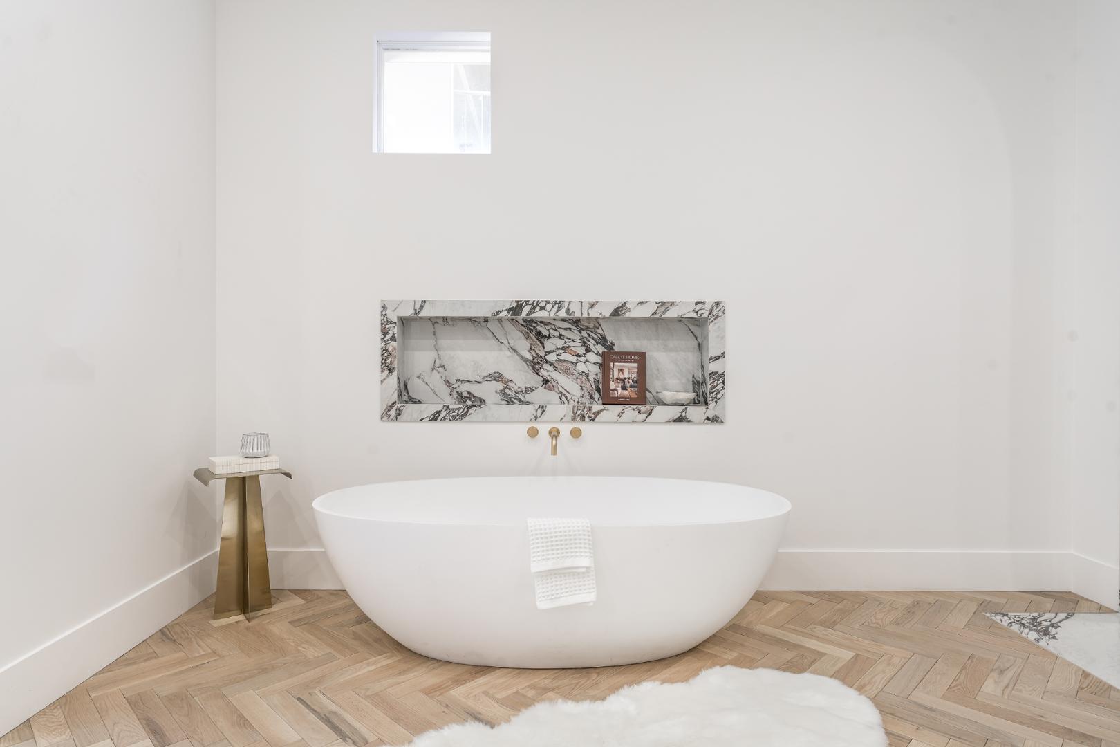 54 W PALM Lane, 54