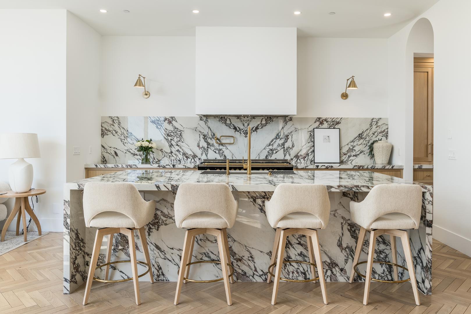 54 W PALM Lane, 54