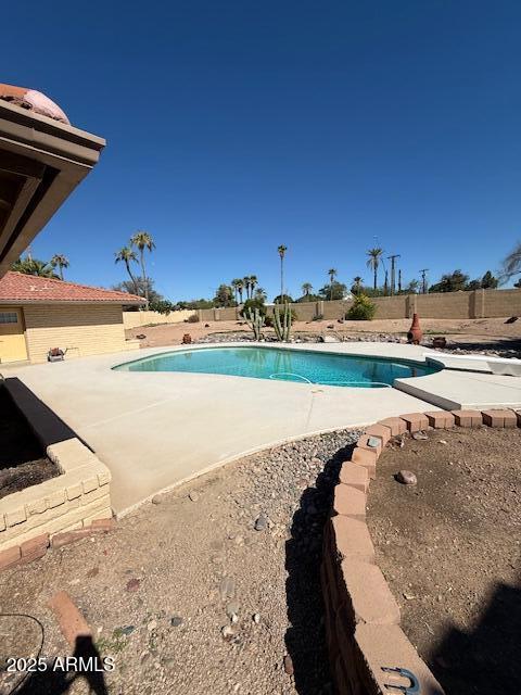 1213 W ESPLANADE Street