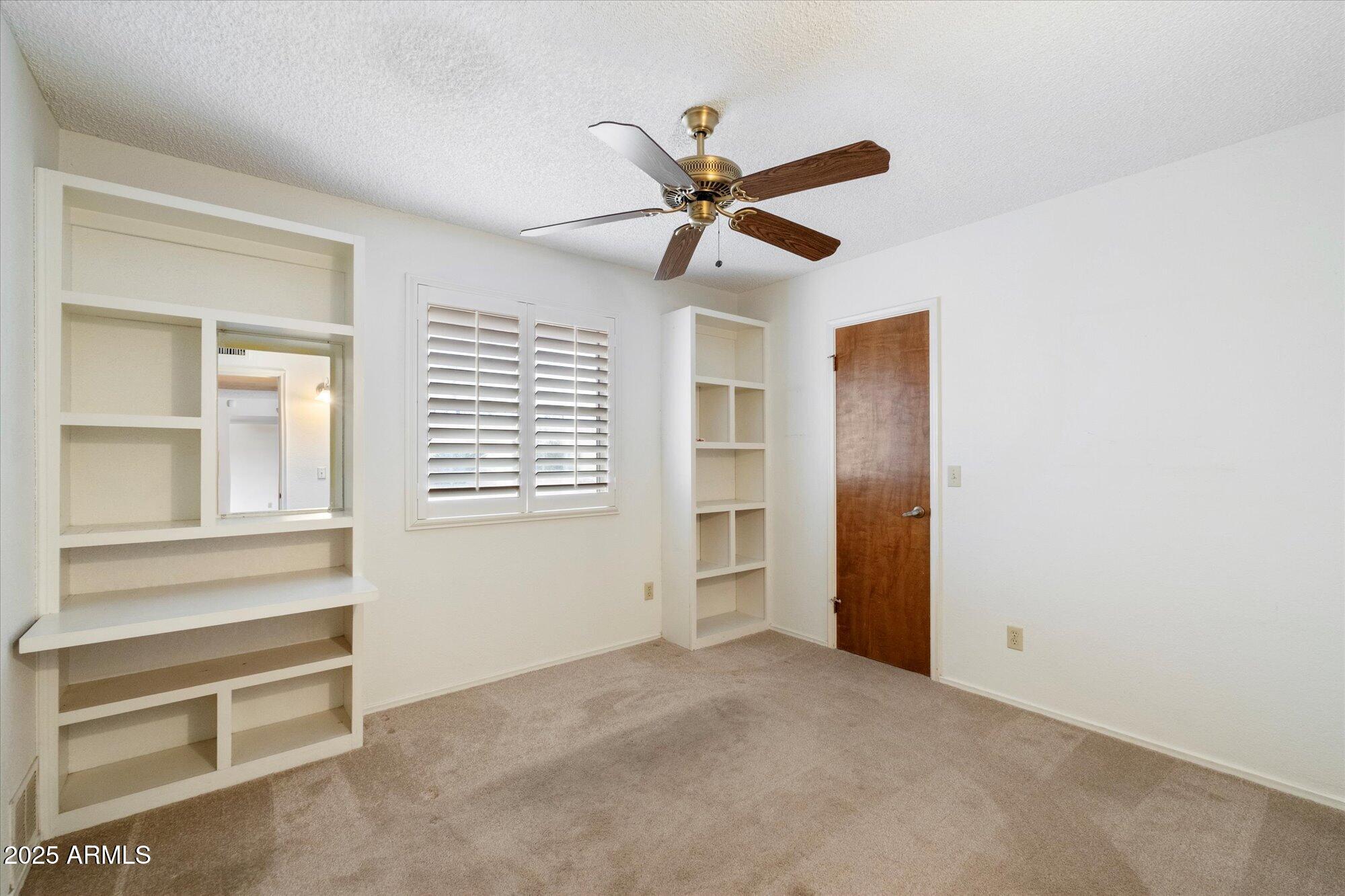 1213 W ESPLANADE Street