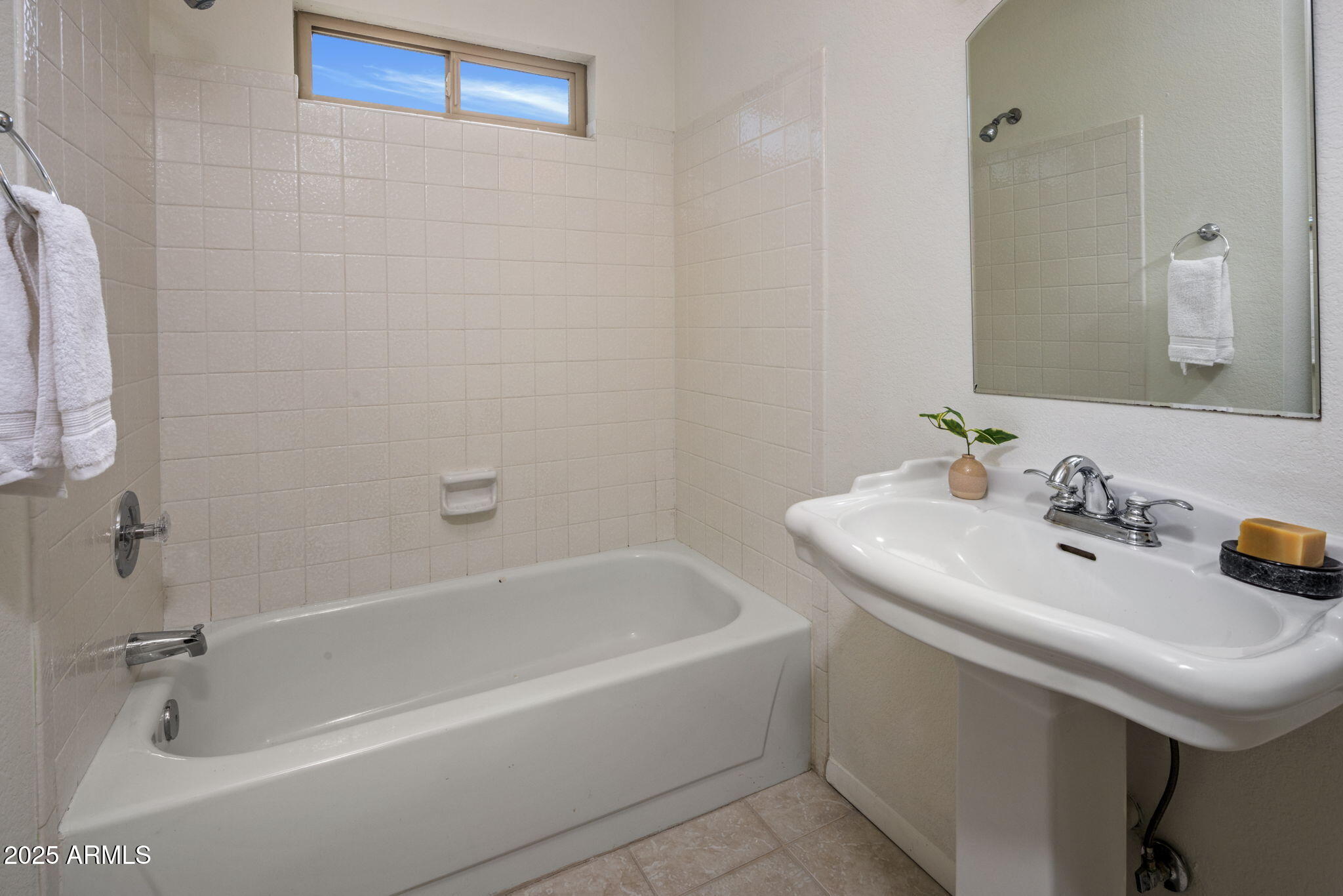 4039 E Alta Mesa Avenue