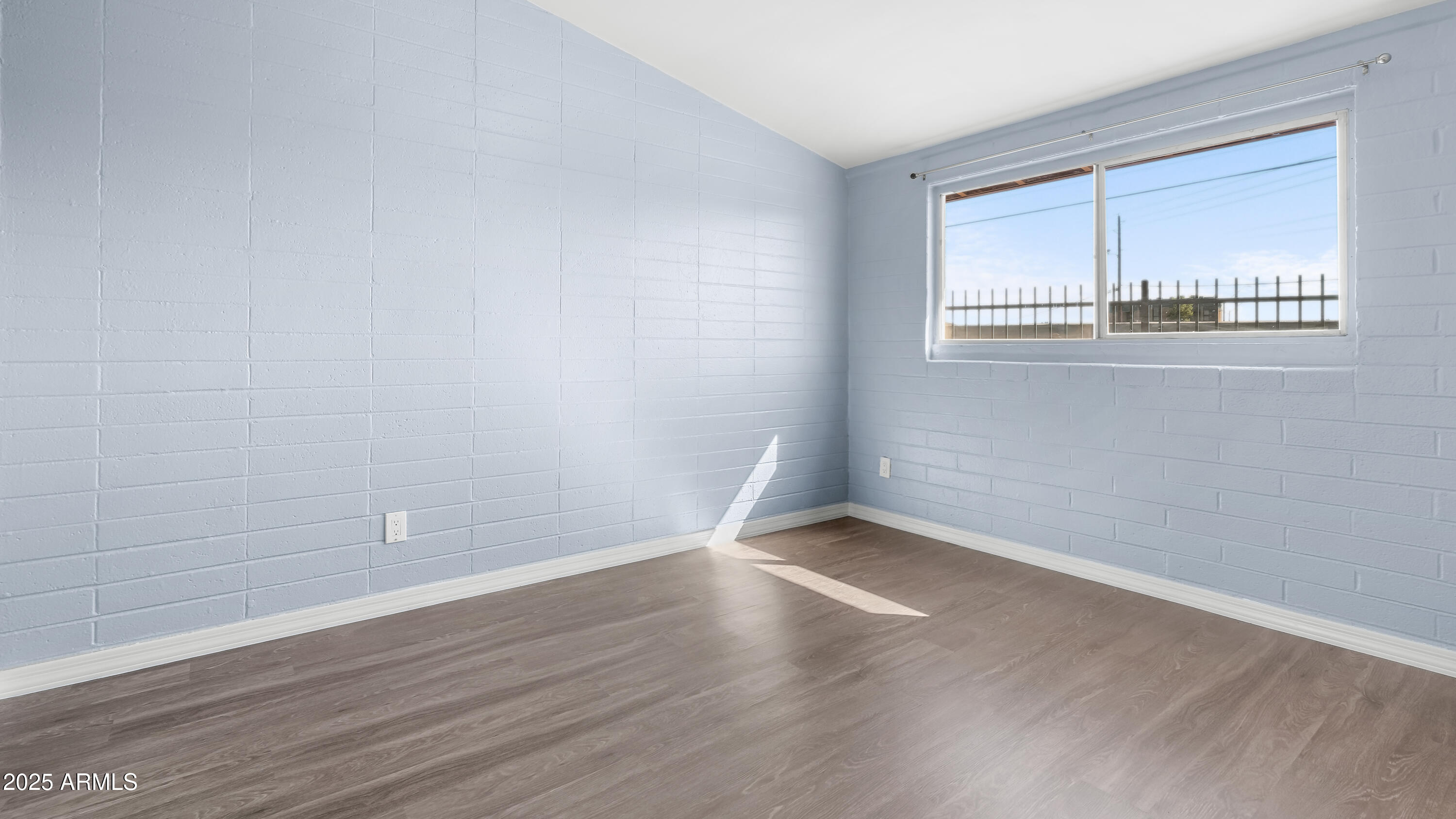 2101 W HEATHERBRAE Drive