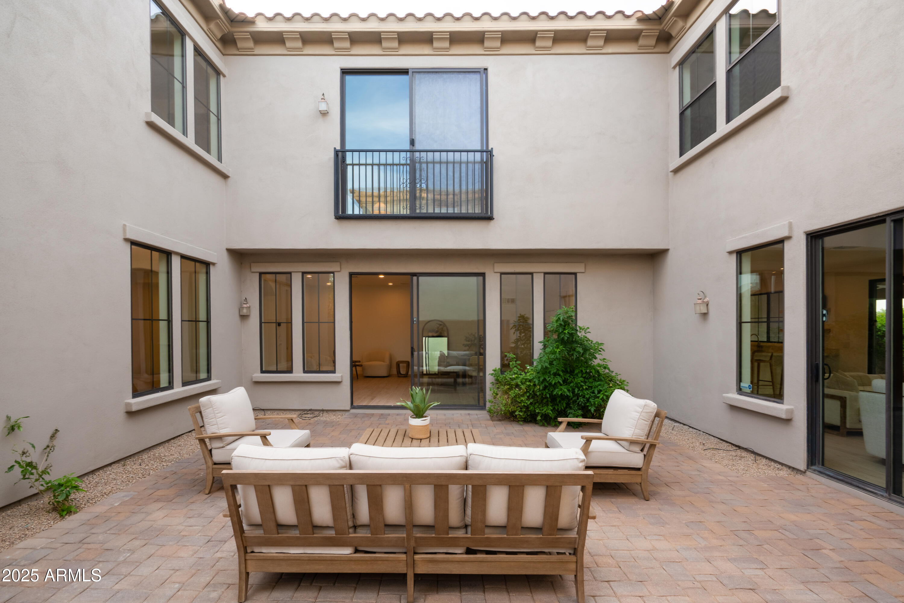 10050 E SOUTH BEND Drive