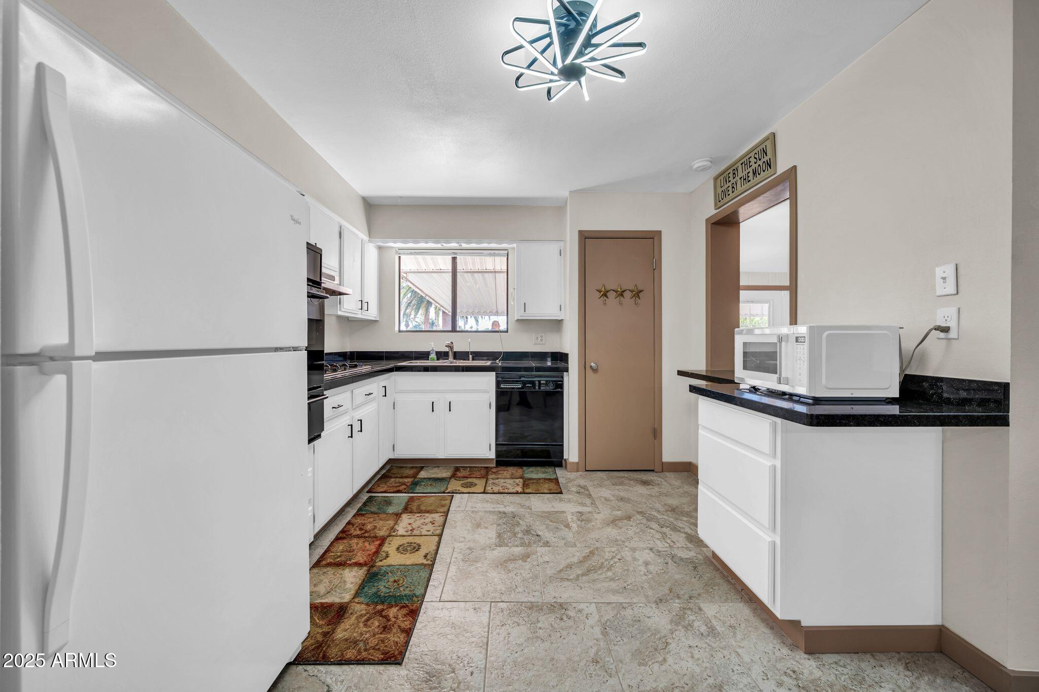 10517 W CUMBERLAND Drive