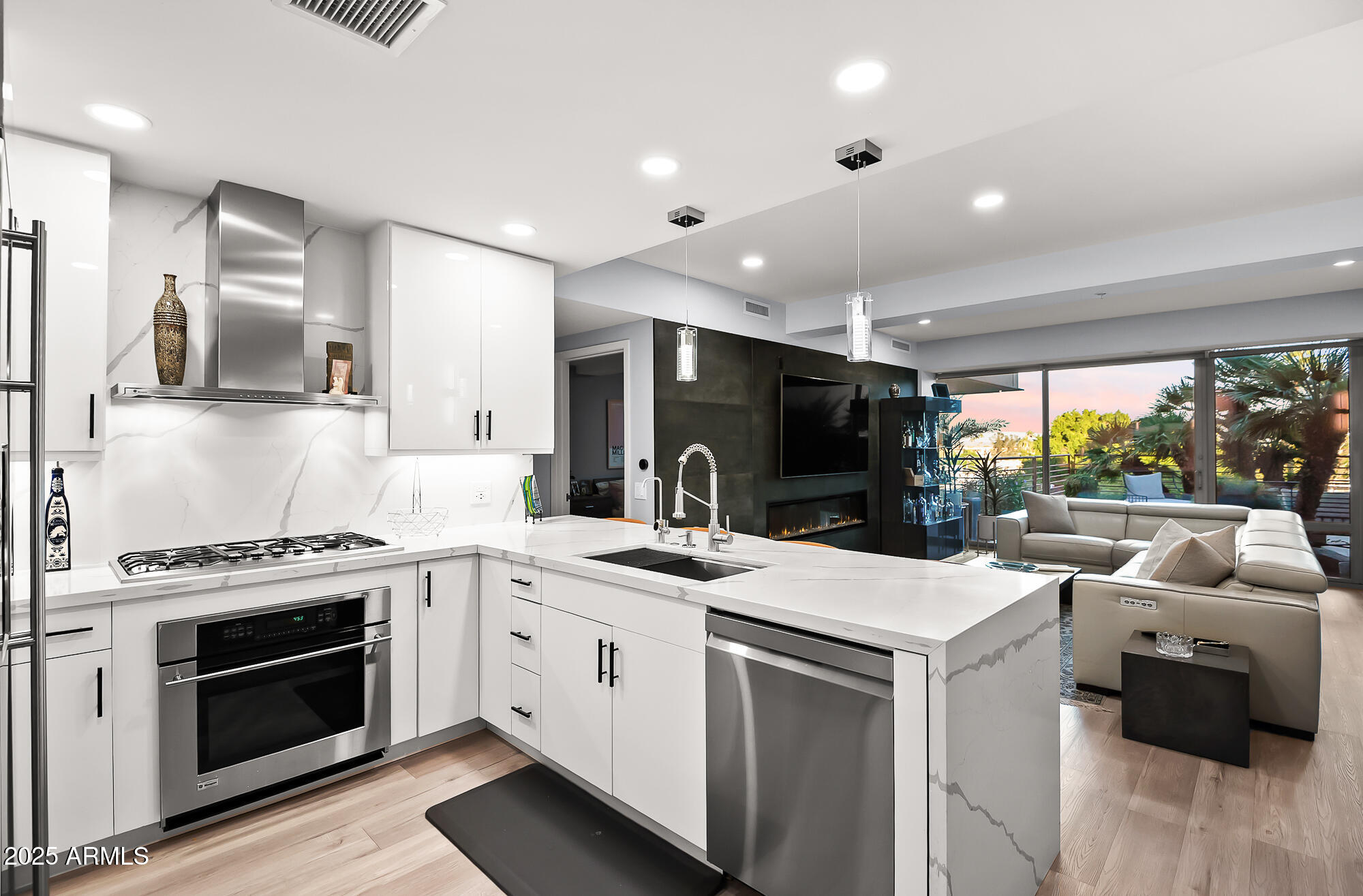 7167 E RANCHO VISTA Drive, 4007