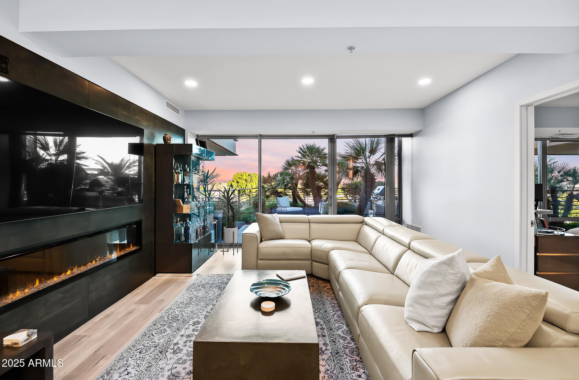 7167 E RANCHO VISTA Drive, 4007