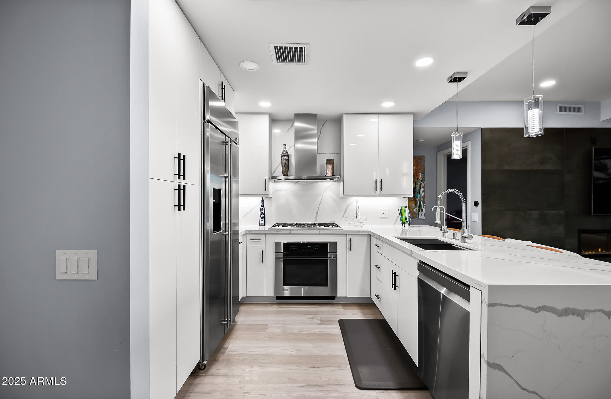 7167 E RANCHO VISTA Drive, 4007