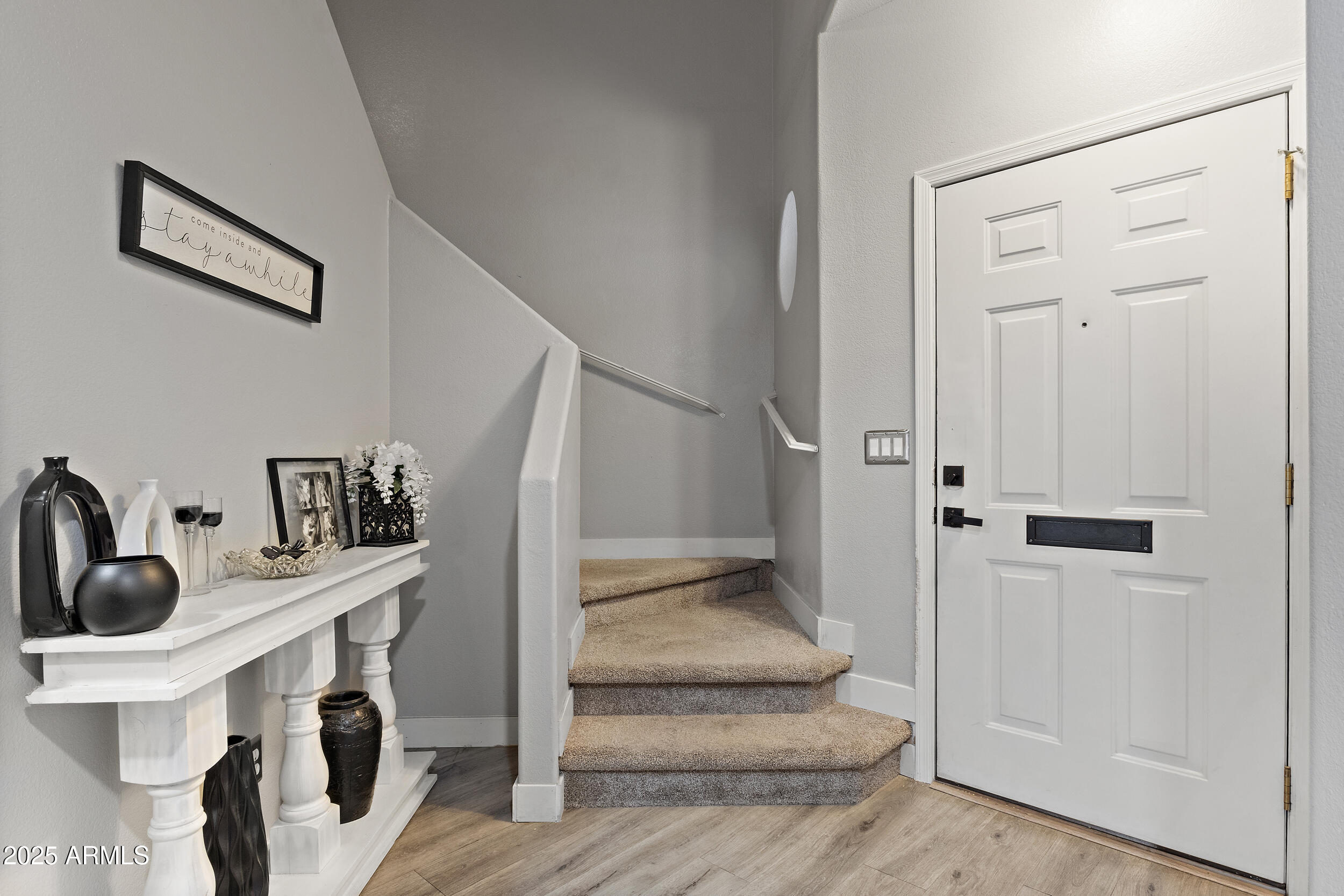 1070 E SUNBURST Lane