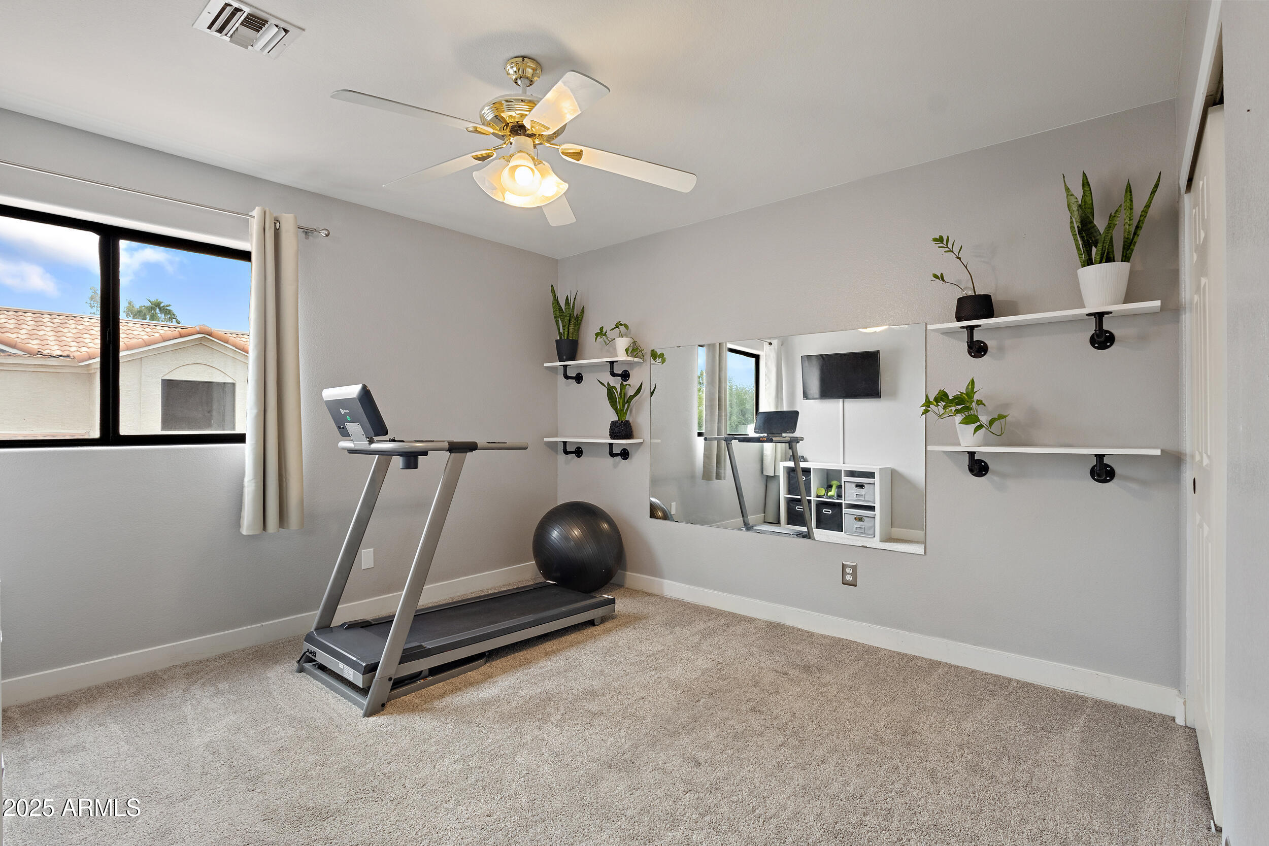 1070 E SUNBURST Lane