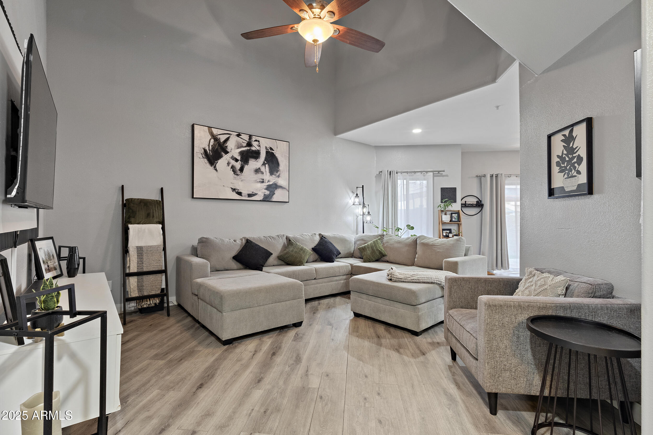 1070 E SUNBURST Lane