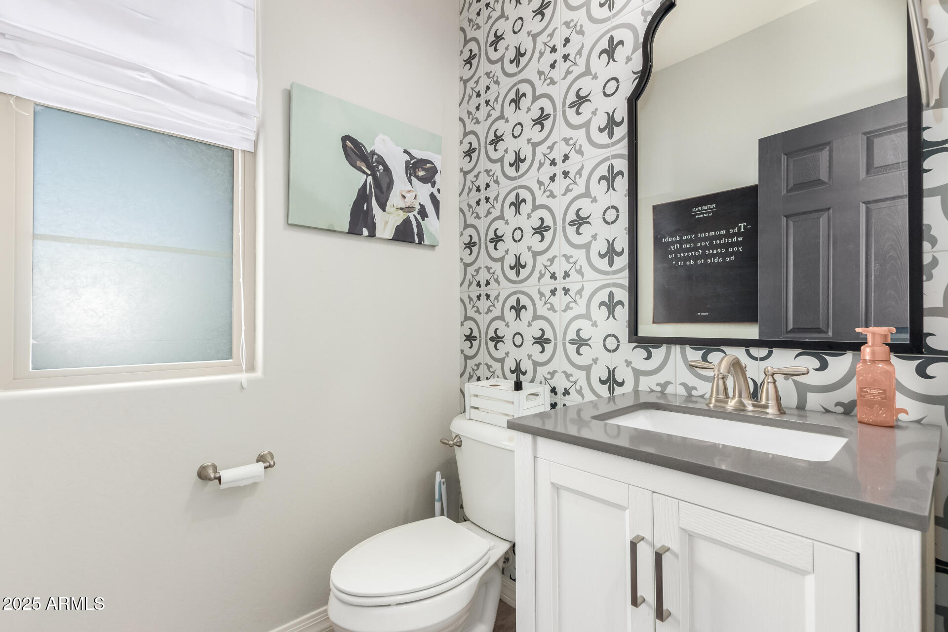 10043 W FOOTHILL Drive