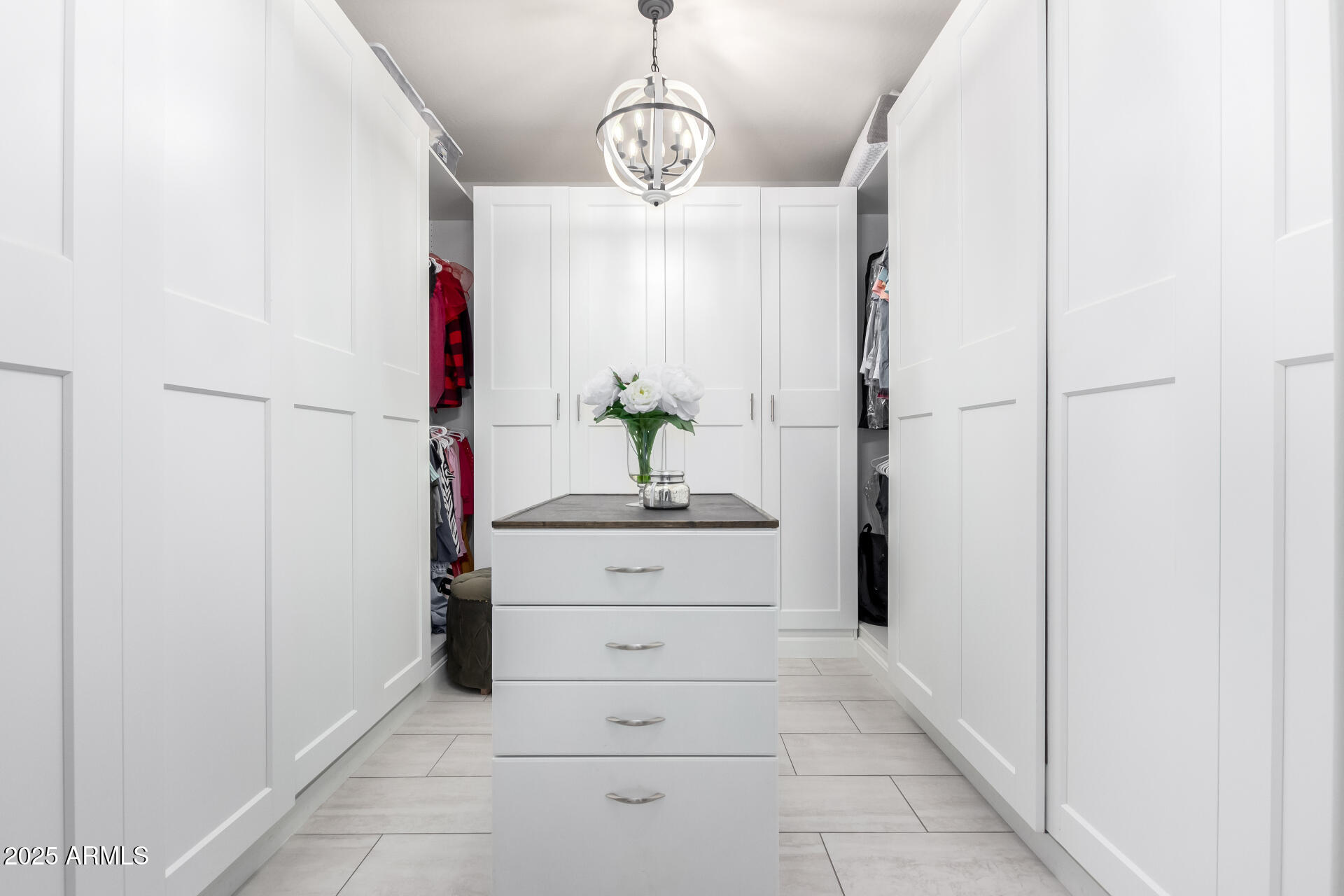 10043 W FOOTHILL Drive