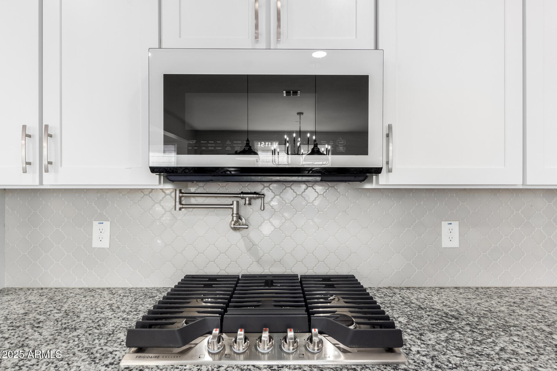 10043 W FOOTHILL Drive