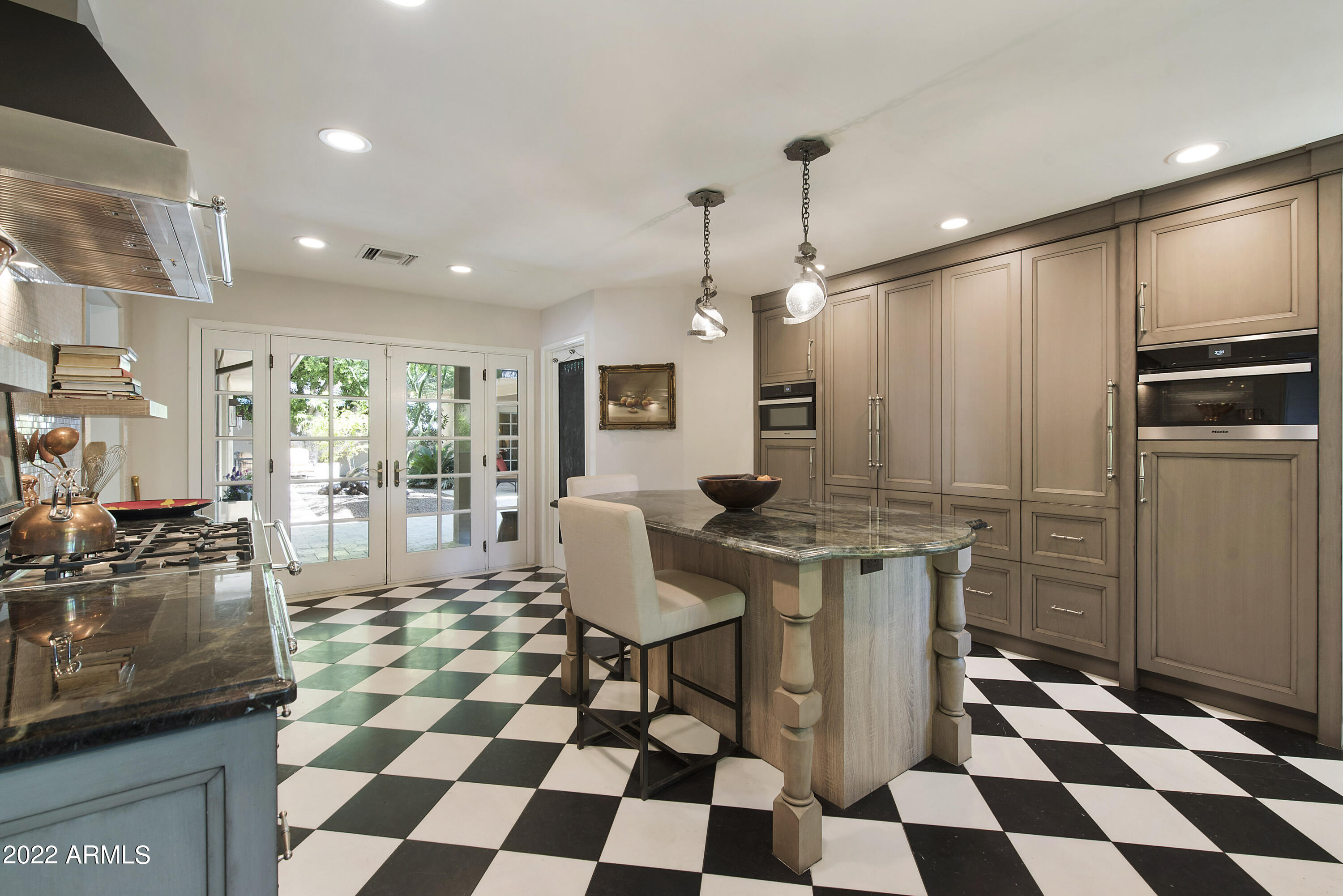 5434 E LINCOLN Drive, 72