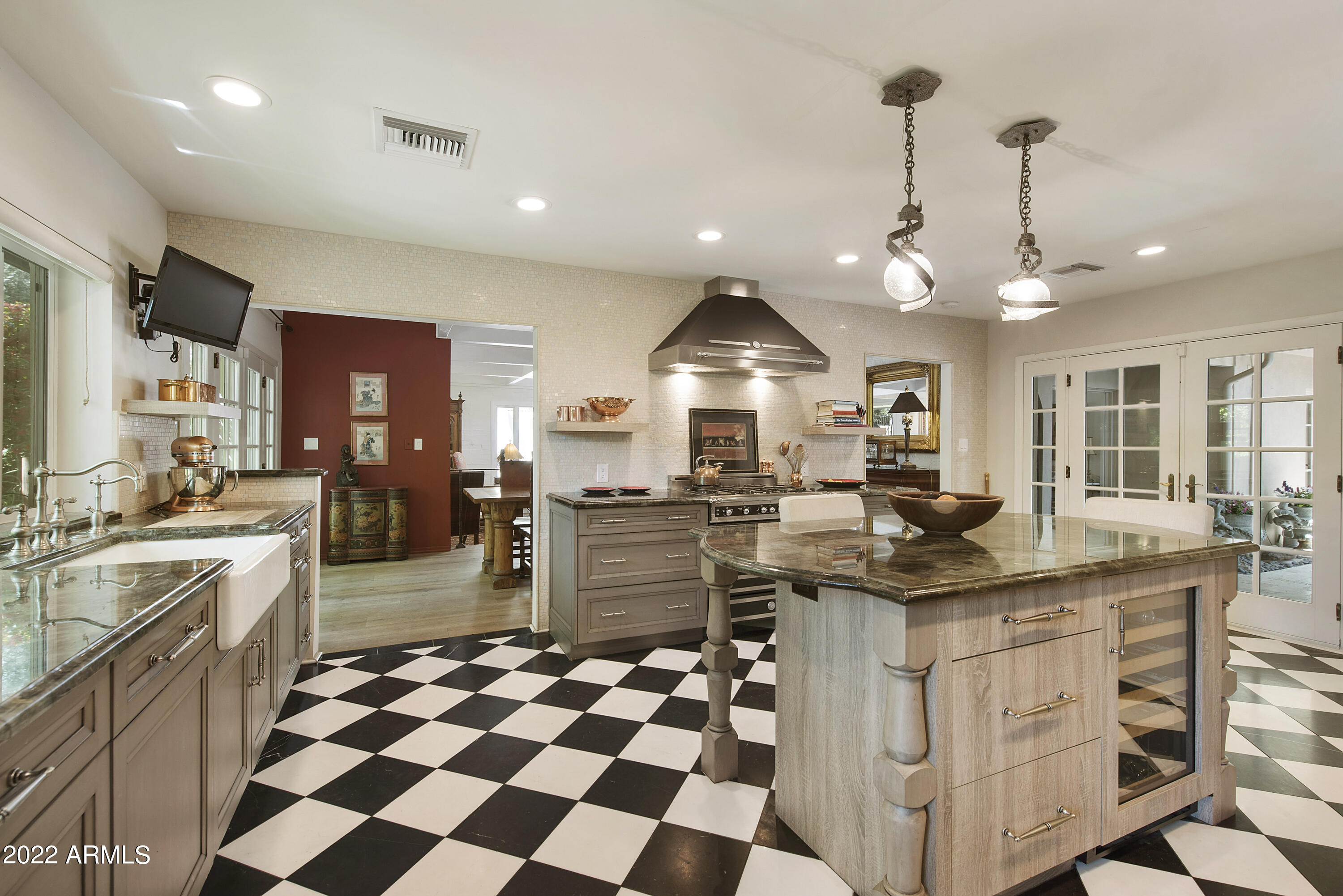 5434 E LINCOLN Drive, 72