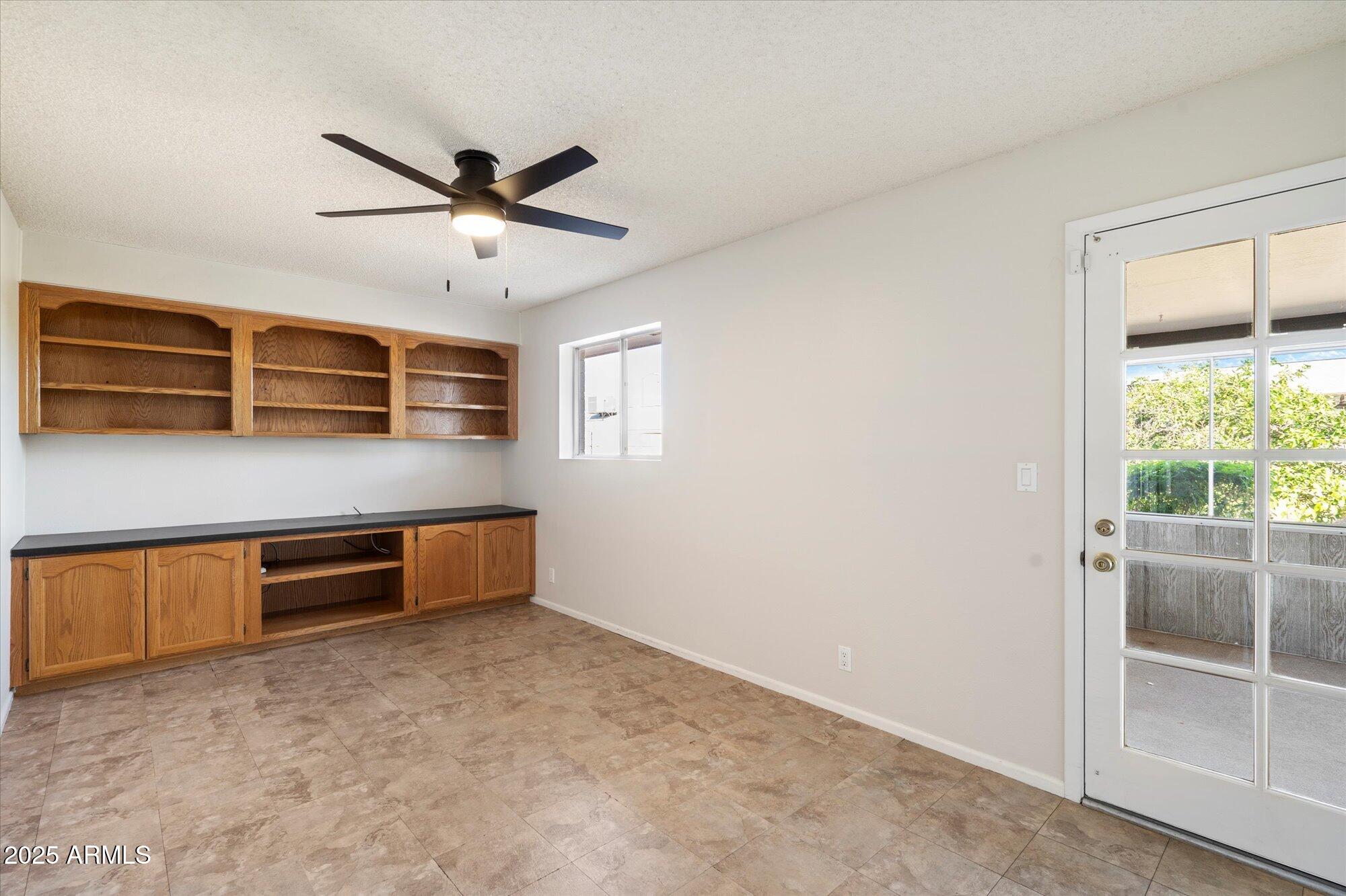 4530 E EMELITA Avenue