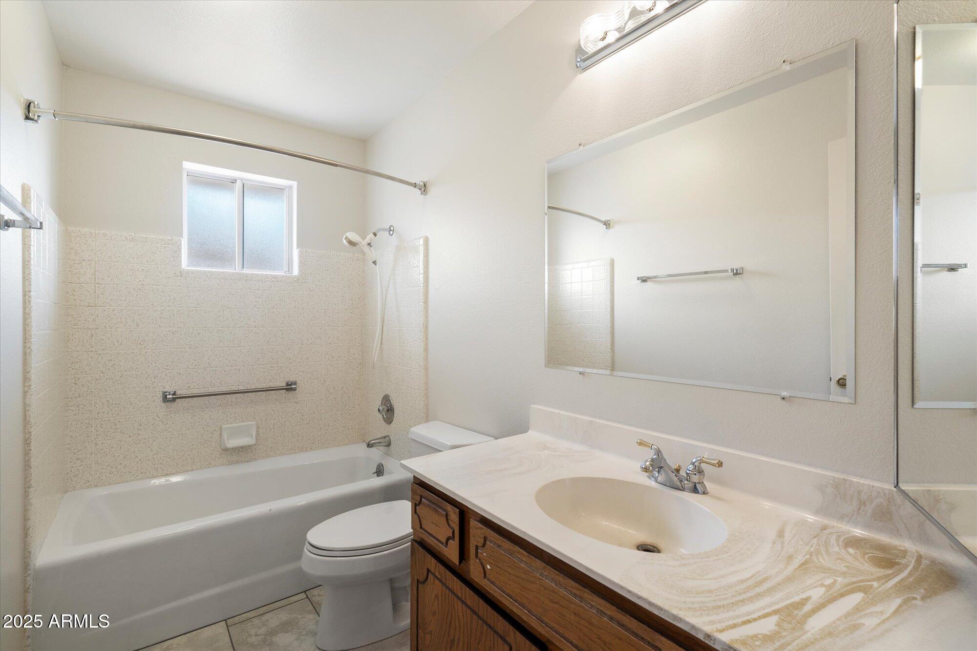 4530 E EMELITA Avenue