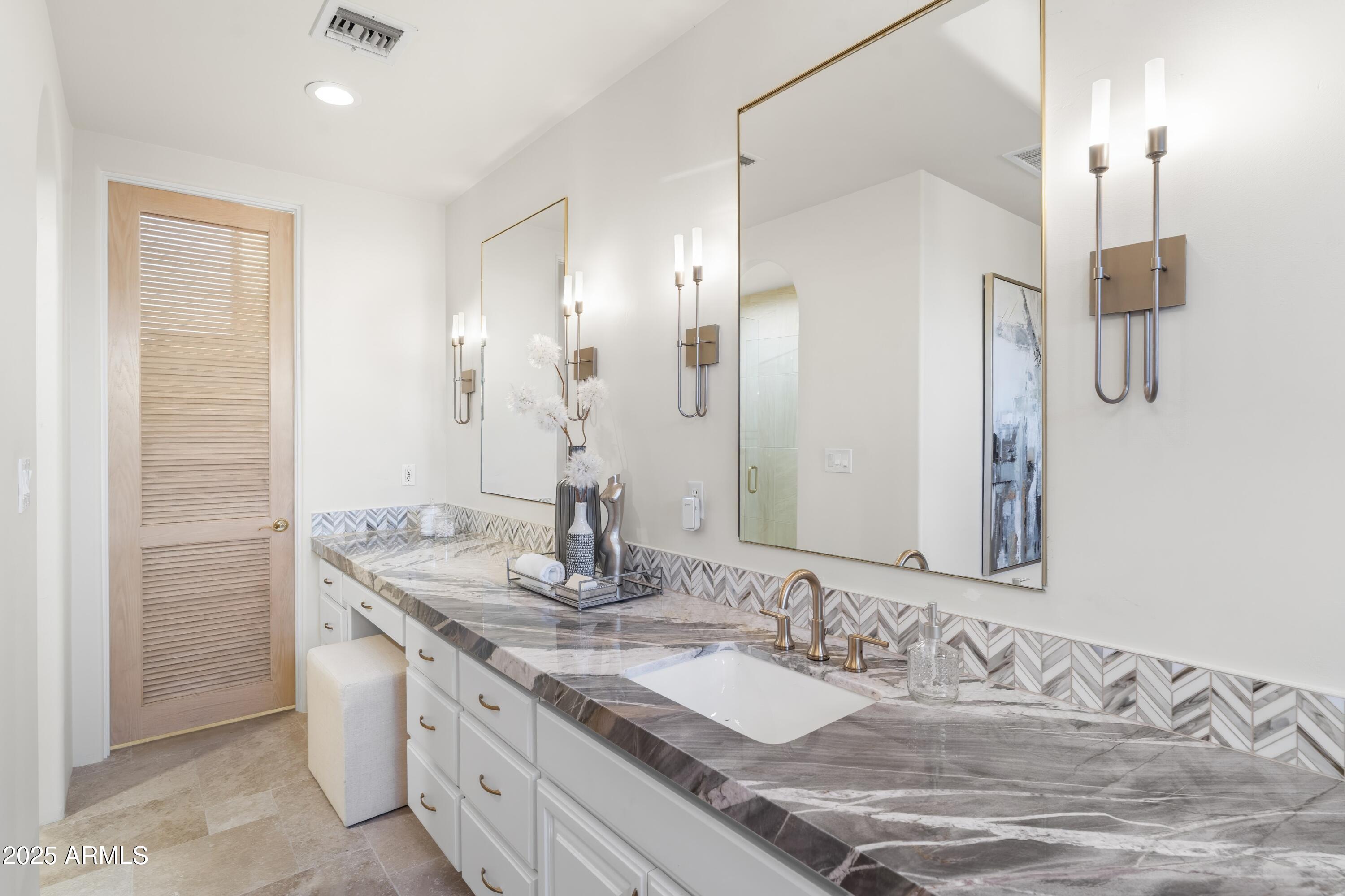 8560 N CANTA BELLO Drive