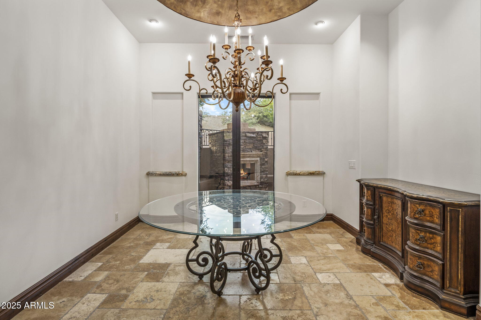 10537 N CRESTVIEW Drive