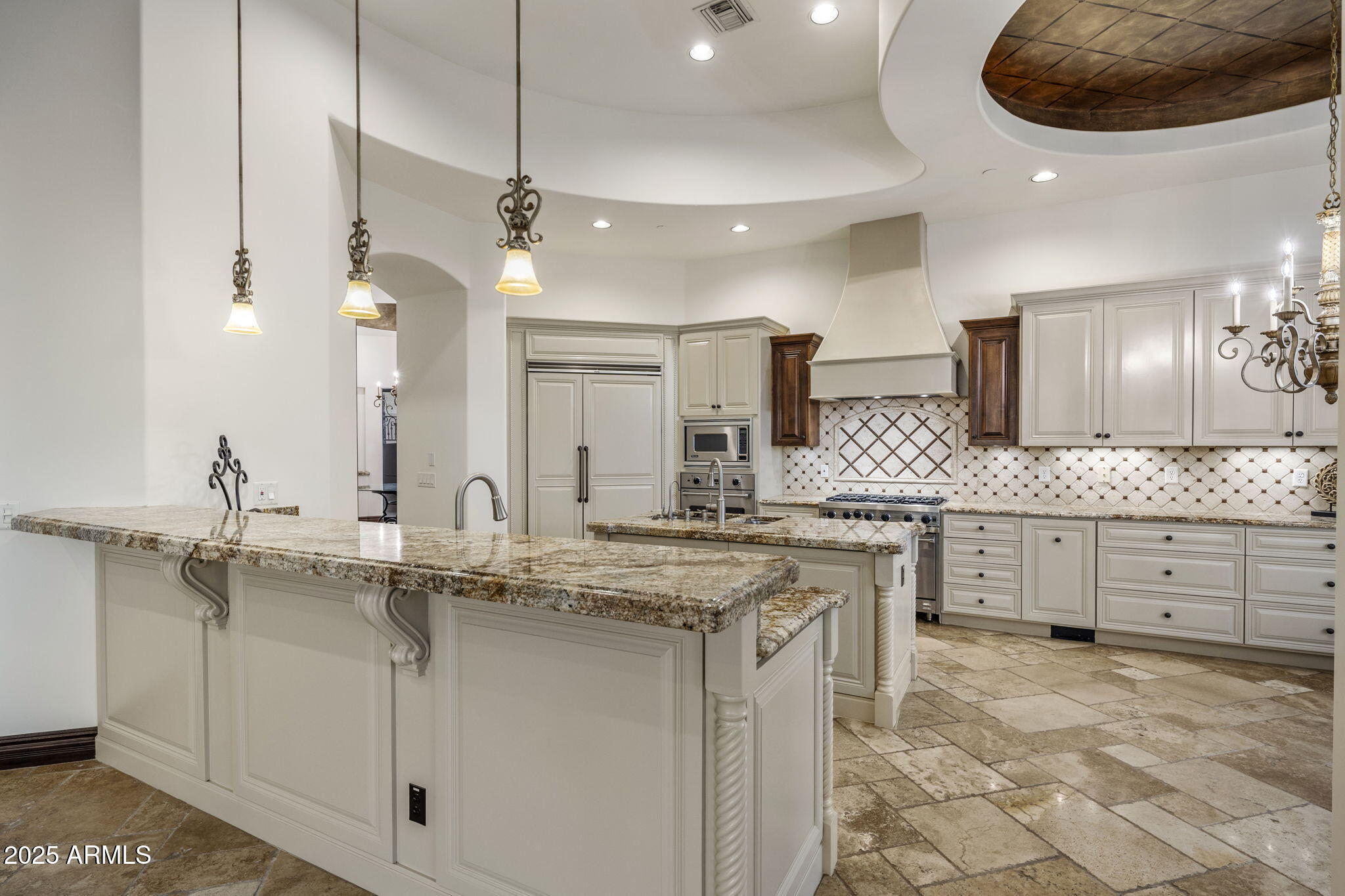 10537 N CRESTVIEW Drive