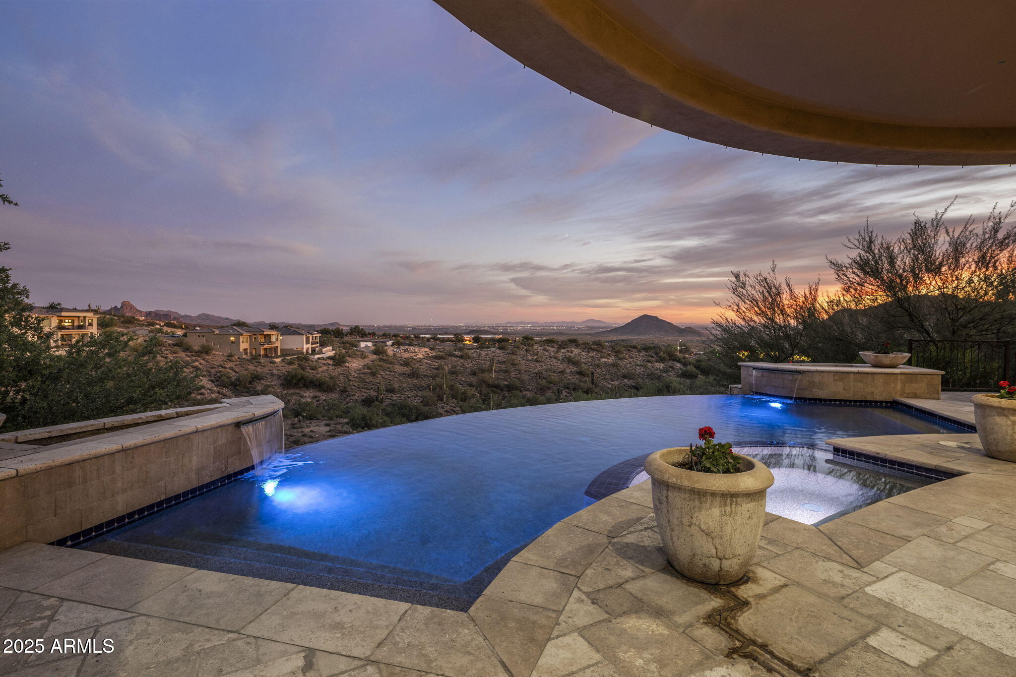 10537 N CRESTVIEW Drive