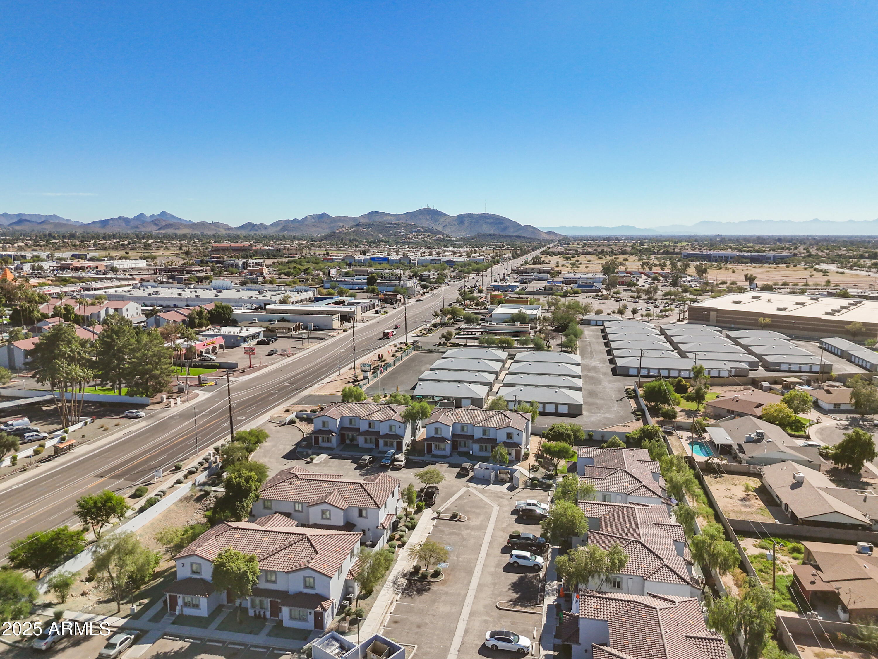 1925 W VILLAGE Drive