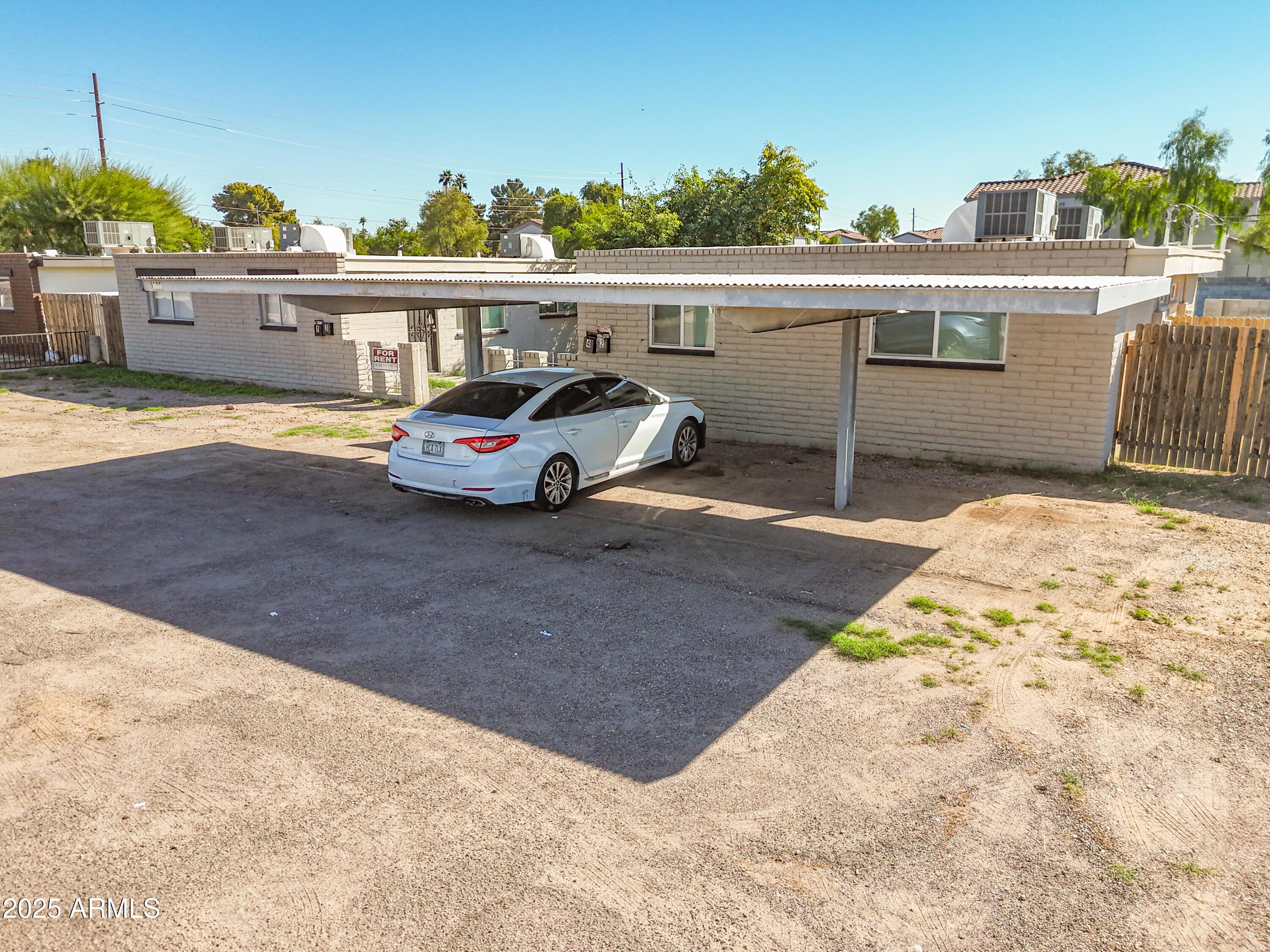 1925 W VILLAGE Drive