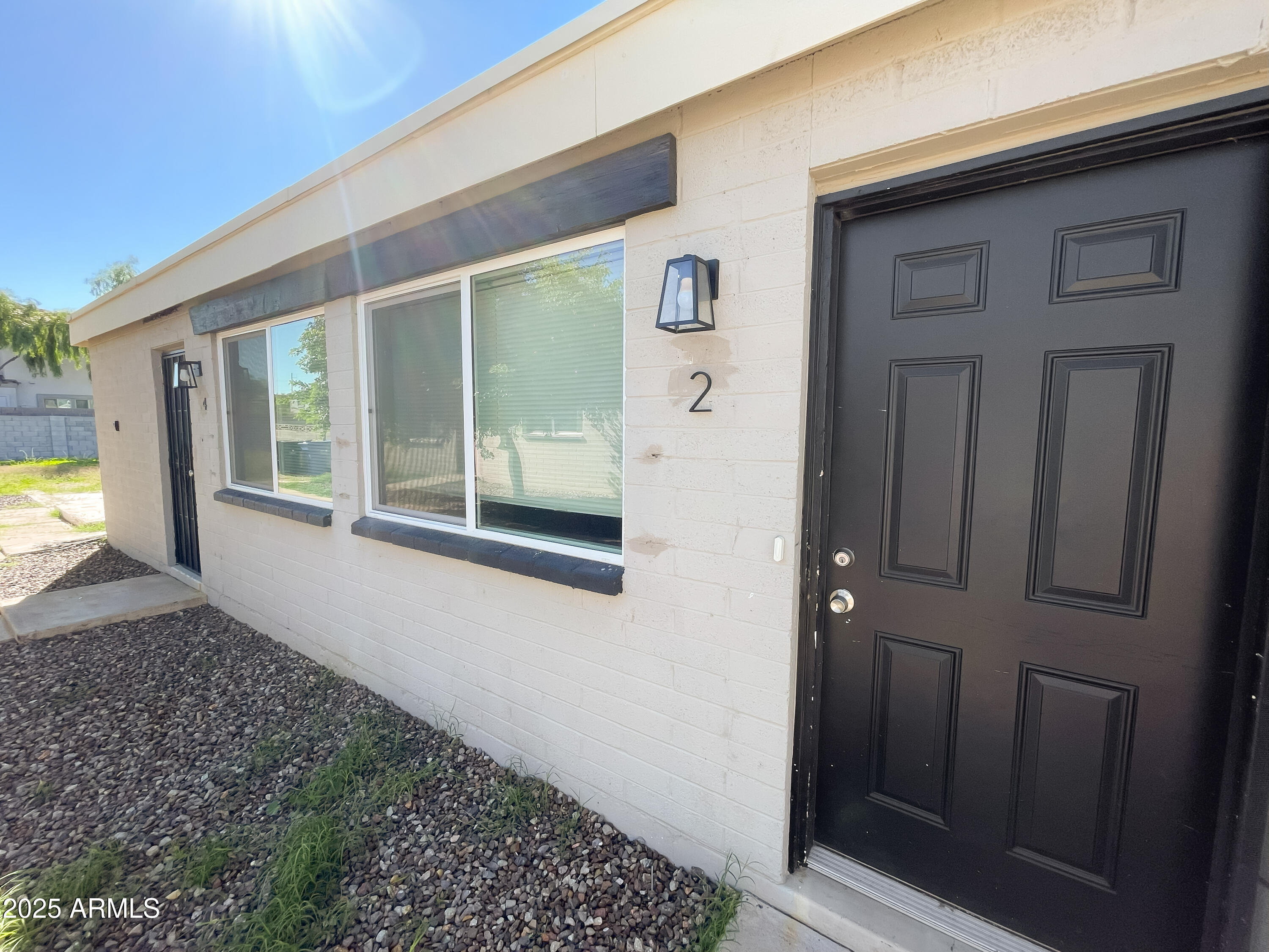 1925 W VILLAGE Drive