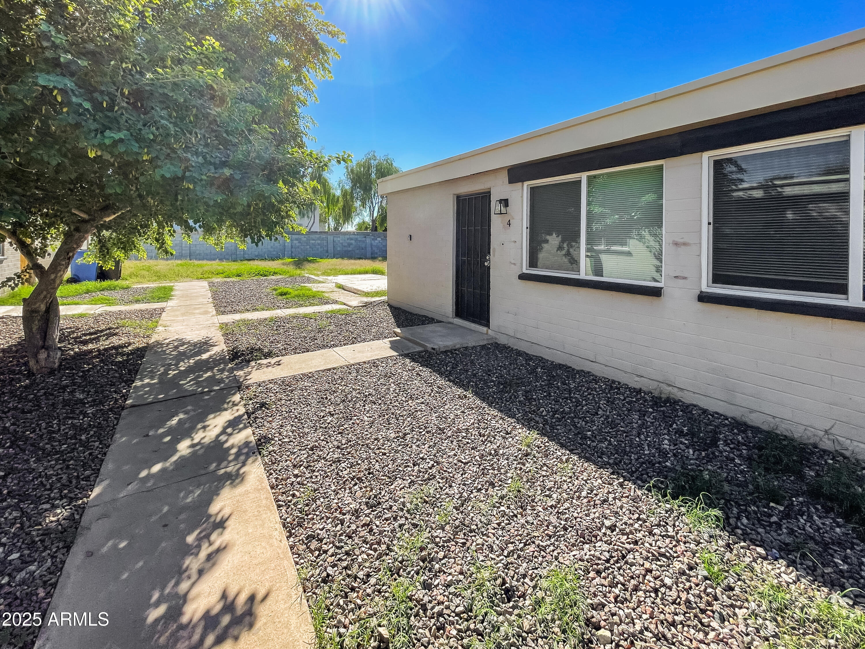 1925 W VILLAGE Drive