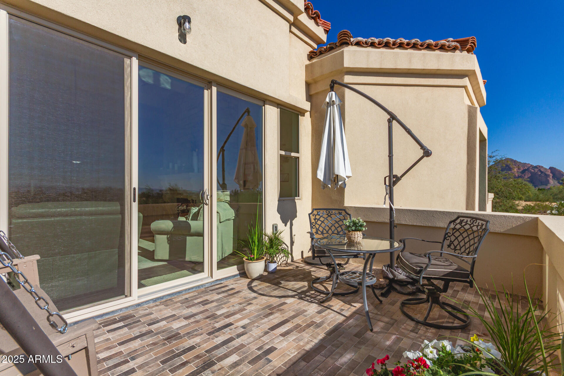 3800 E Lincoln Drive E, 37