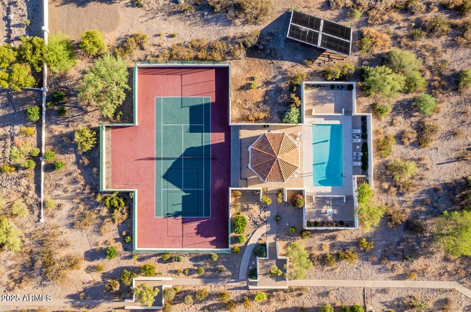 3800 E Lincoln Drive E, 37