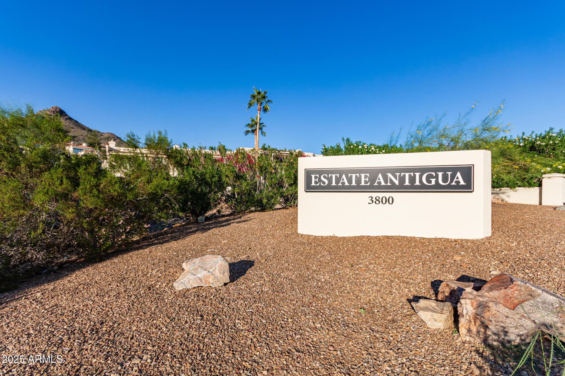 3800 E Lincoln Drive E, 37