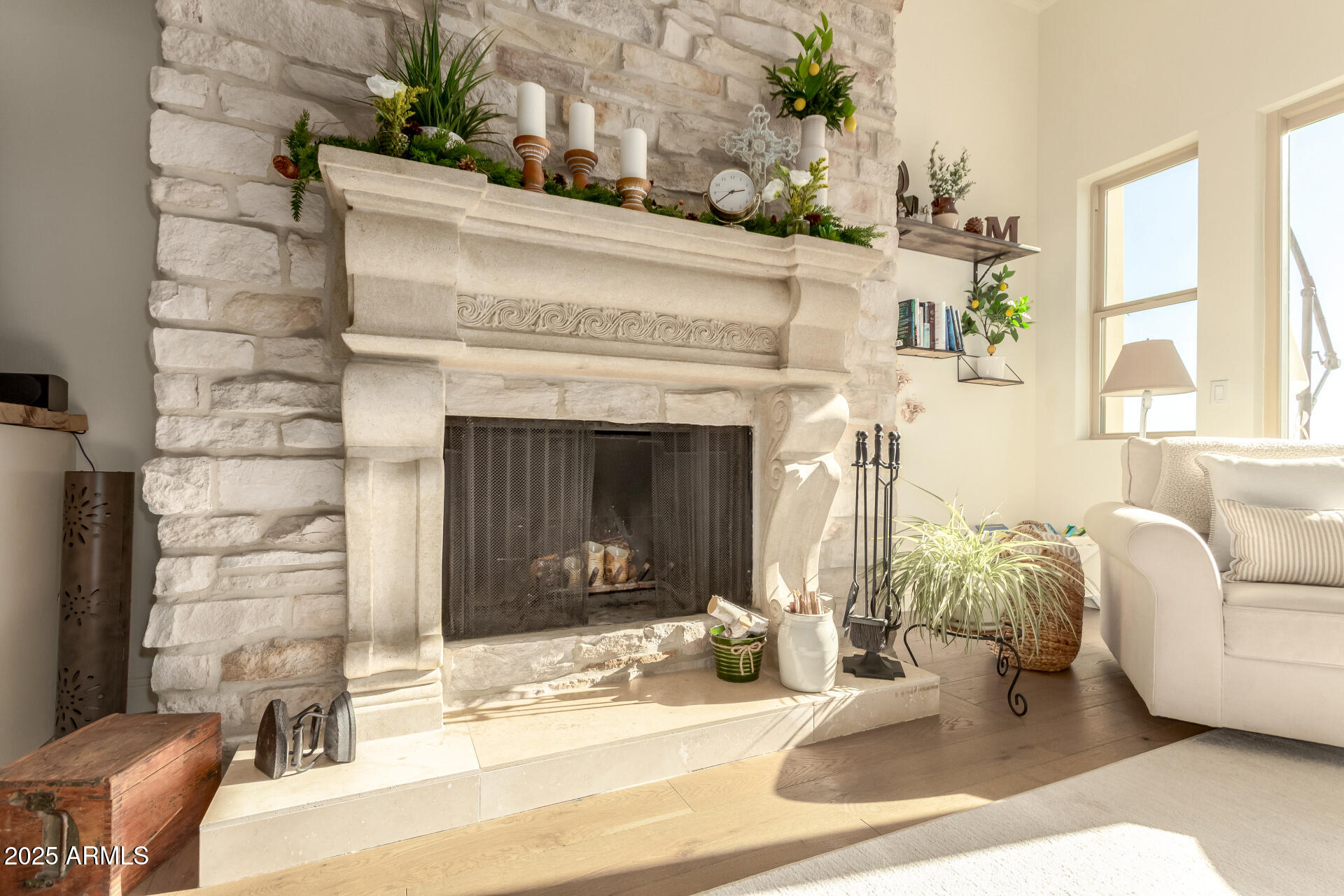 3800 E Lincoln Drive E, 37